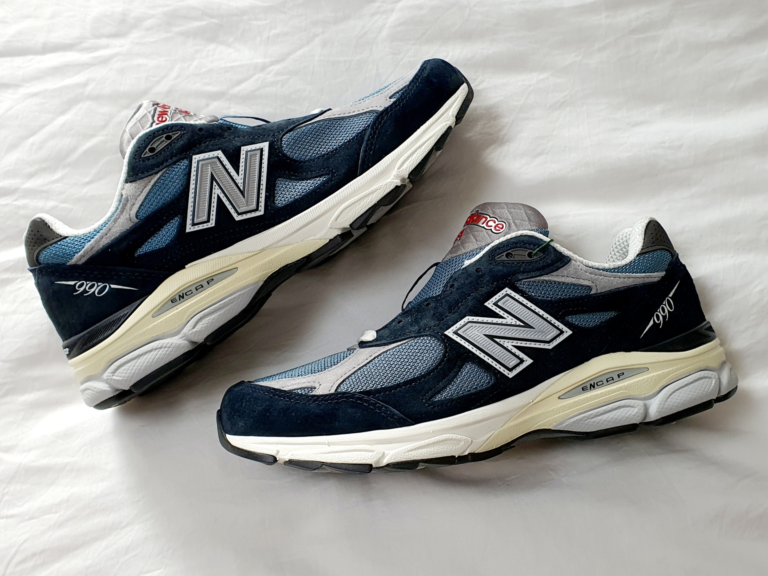New Balance 990v3 Made in USA Navy Spring Tide 착용 스타일 - 2