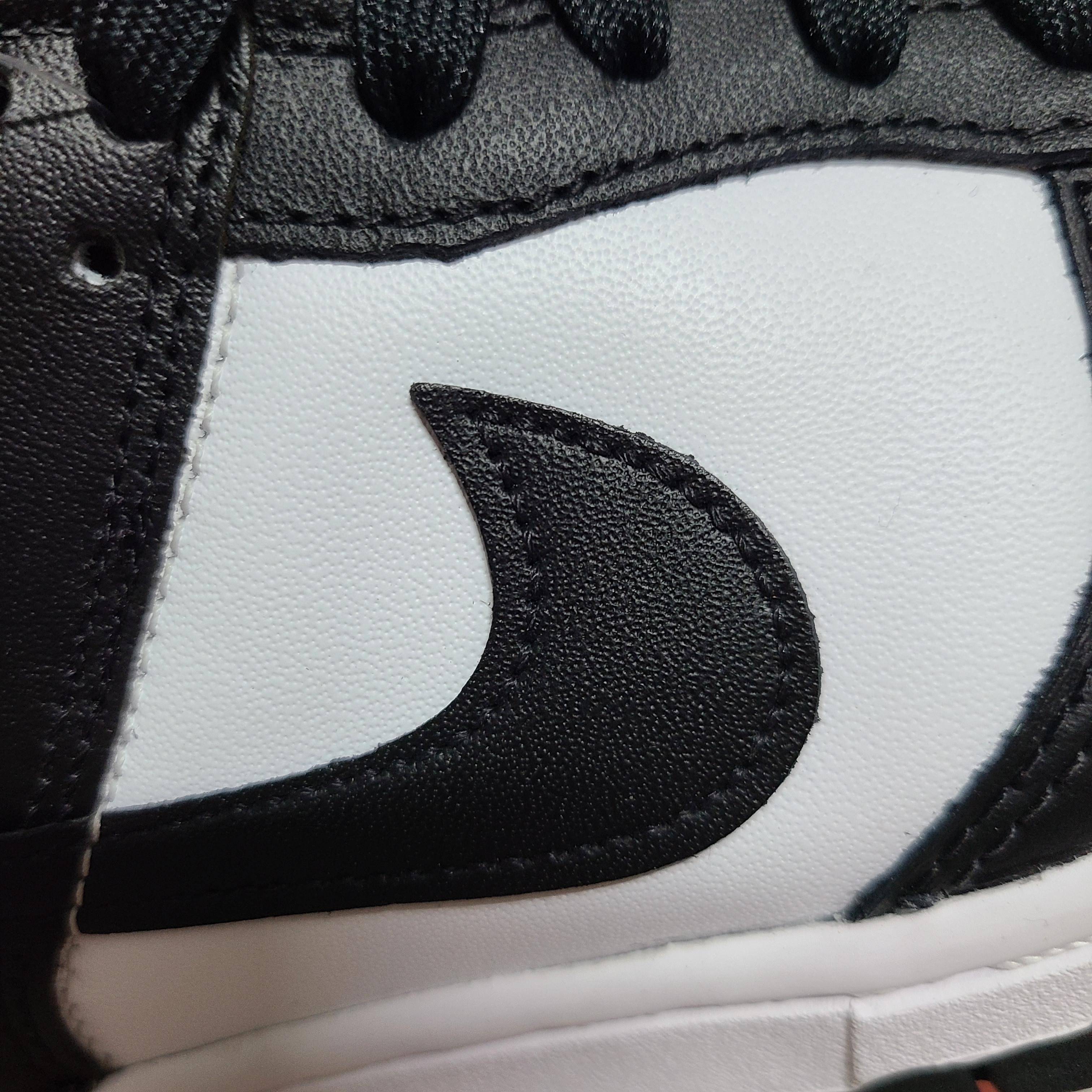 Nike Dunk Low Retro Black 착용 스타일