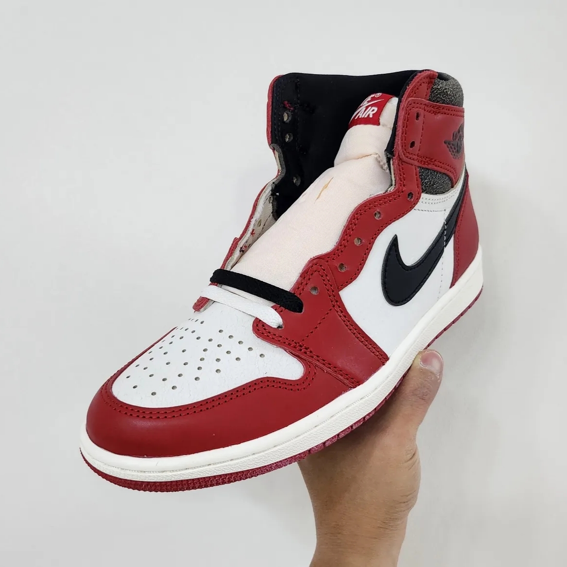 Jordan 1 Retro High OG Chicago 2022, (GS) Jordan 1 Retro High OG Chicago 2022 착용 스타일 - 1