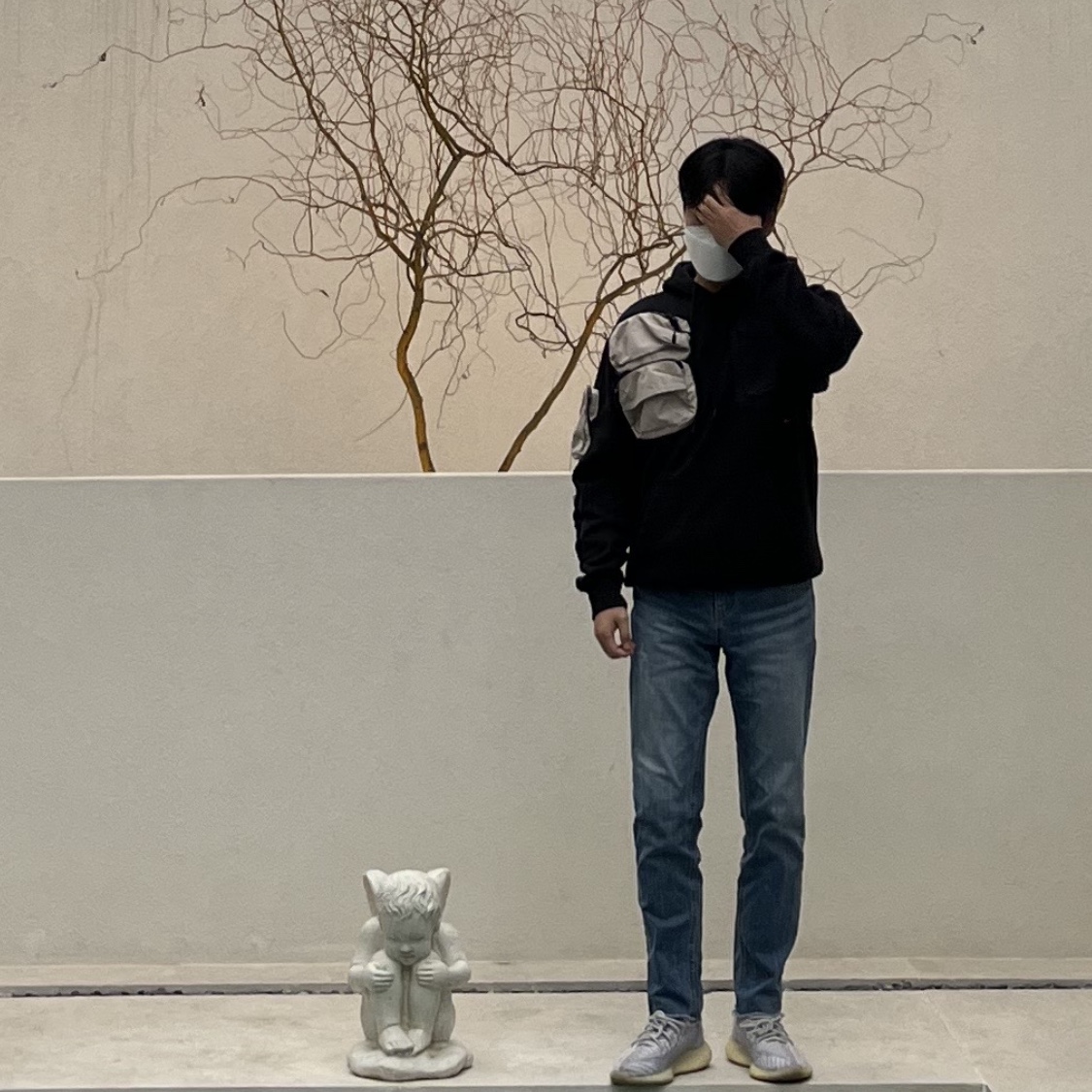 Nike x Travis Scott NRG AG Utility Hoodie Black, Adidas Yeezy Boost 350 V2 Static - Non-Reflective 2018 착용 스타일