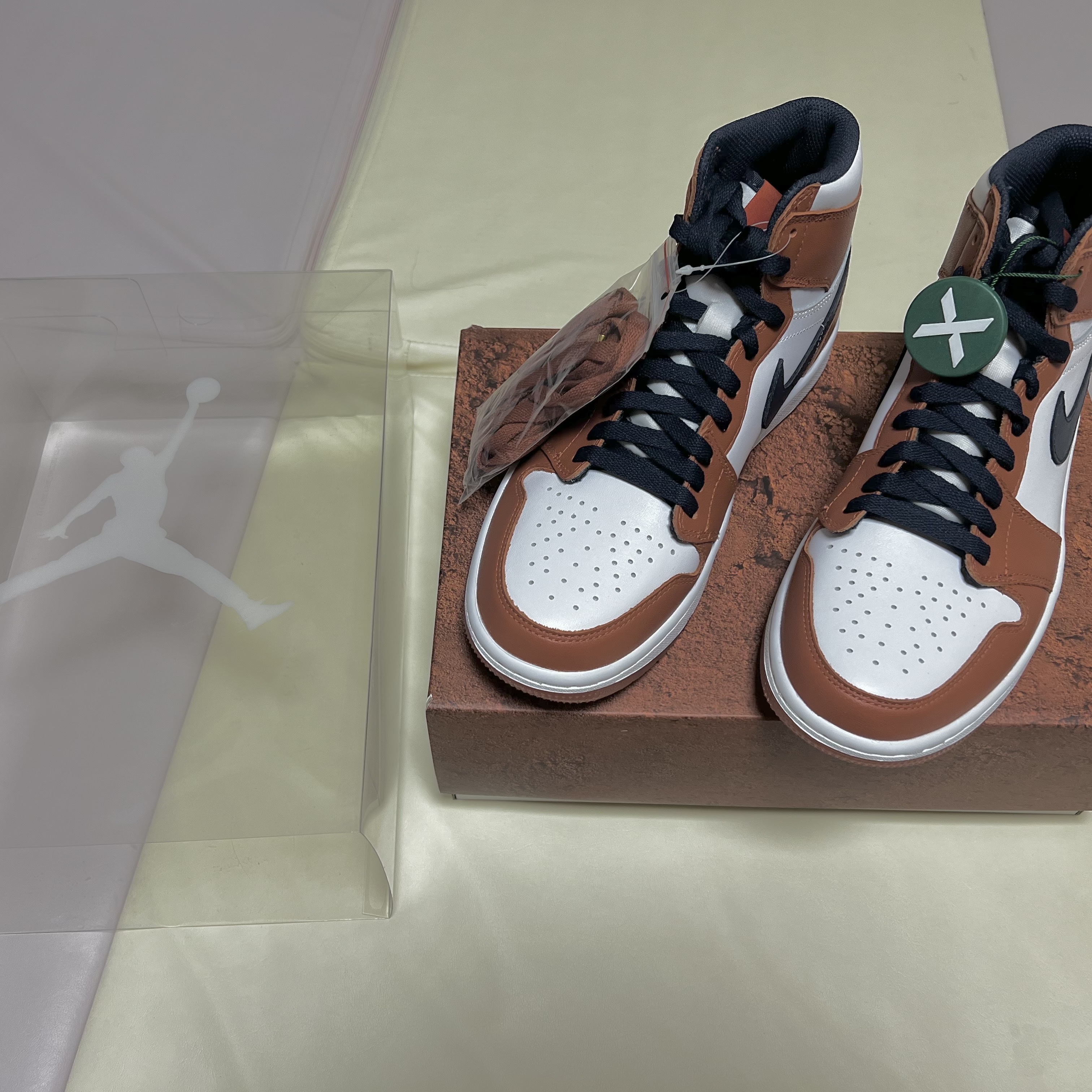 Jordan 1 x Eastside Golf High Golf Burnt Sunrise White 착용 스타일 - 2