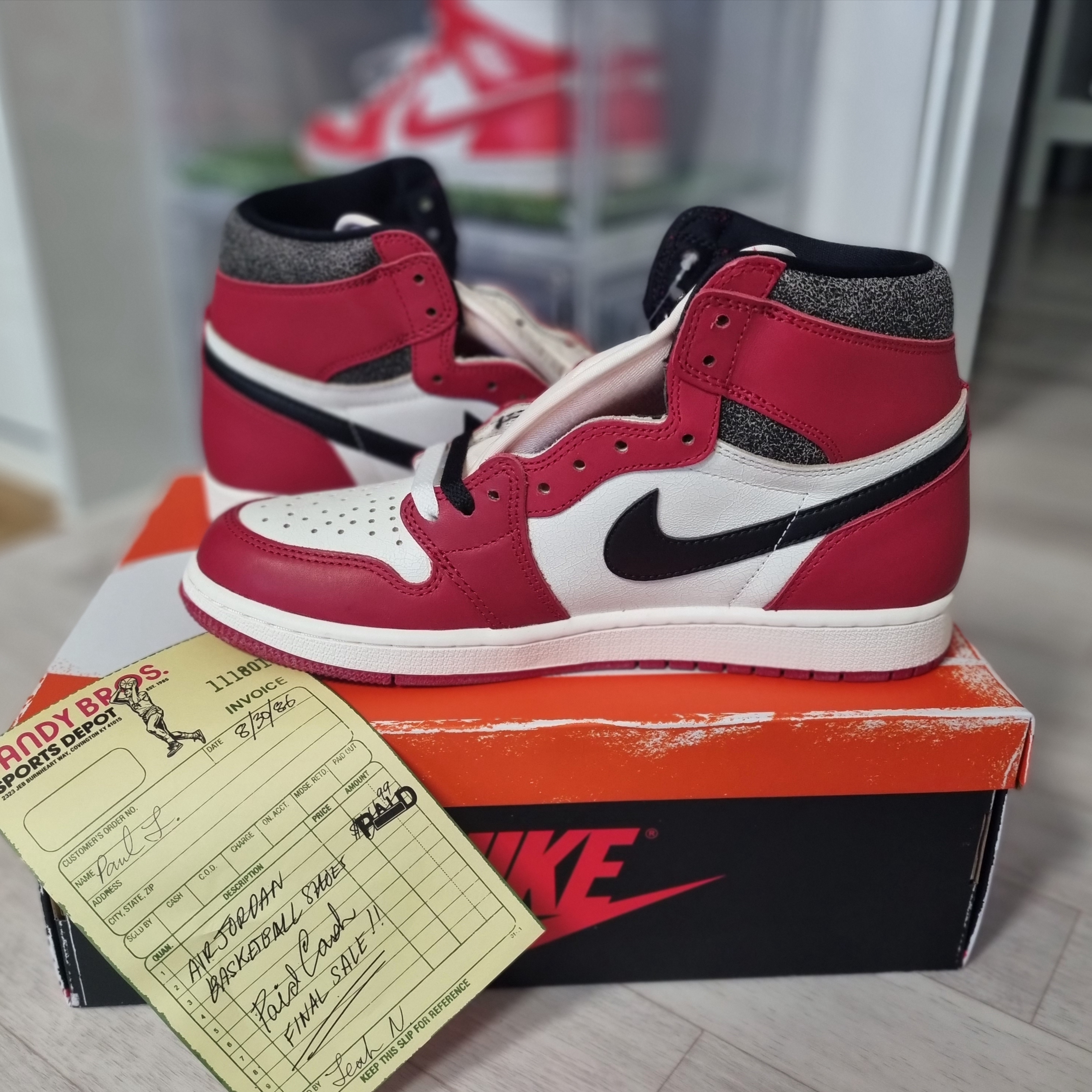 Jordan 1 Retro High OG Chicago 2022, (W) Jordan 1 Mid Habanero Red 착용 스타일