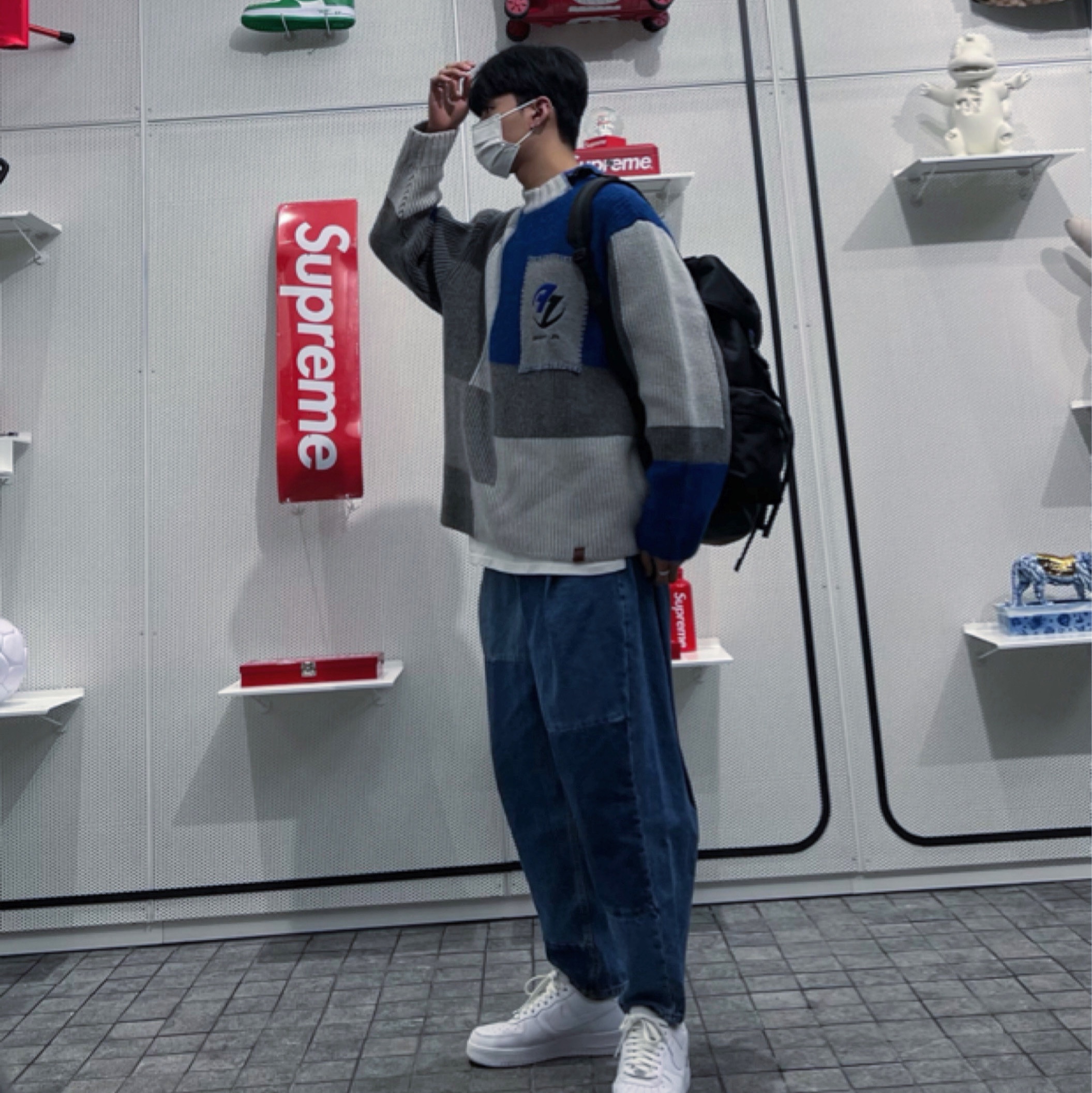 Zara x Ader Error Patchwork Oversize Knit Sweater Multicolor, Zara x Ader Error Barrel Leg Jeans Blue 착용 스타일 - 1