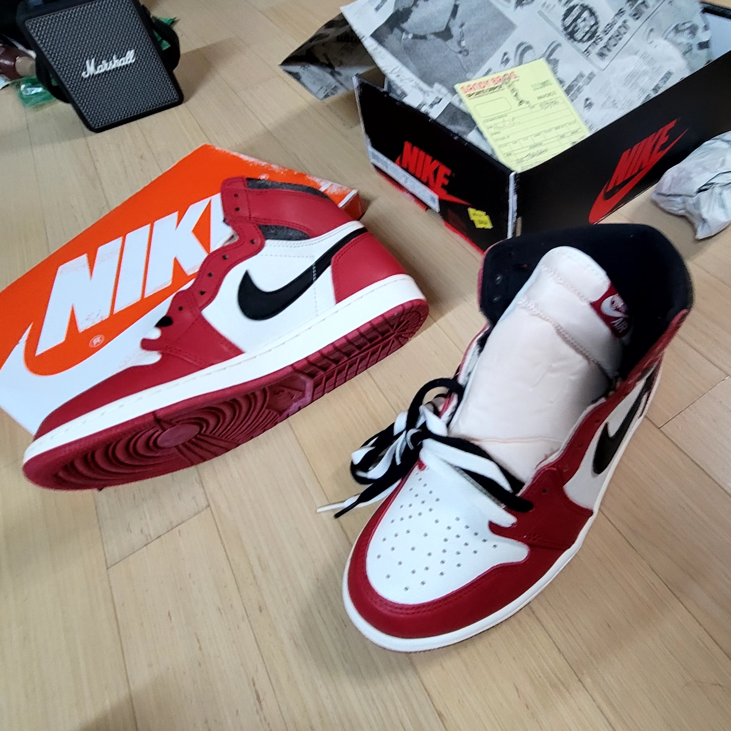Jordan 1 Retro High OG Chicago 2022, Nike x Ambush Dunk High Deep Royal Blue 착용 스타일 - 4