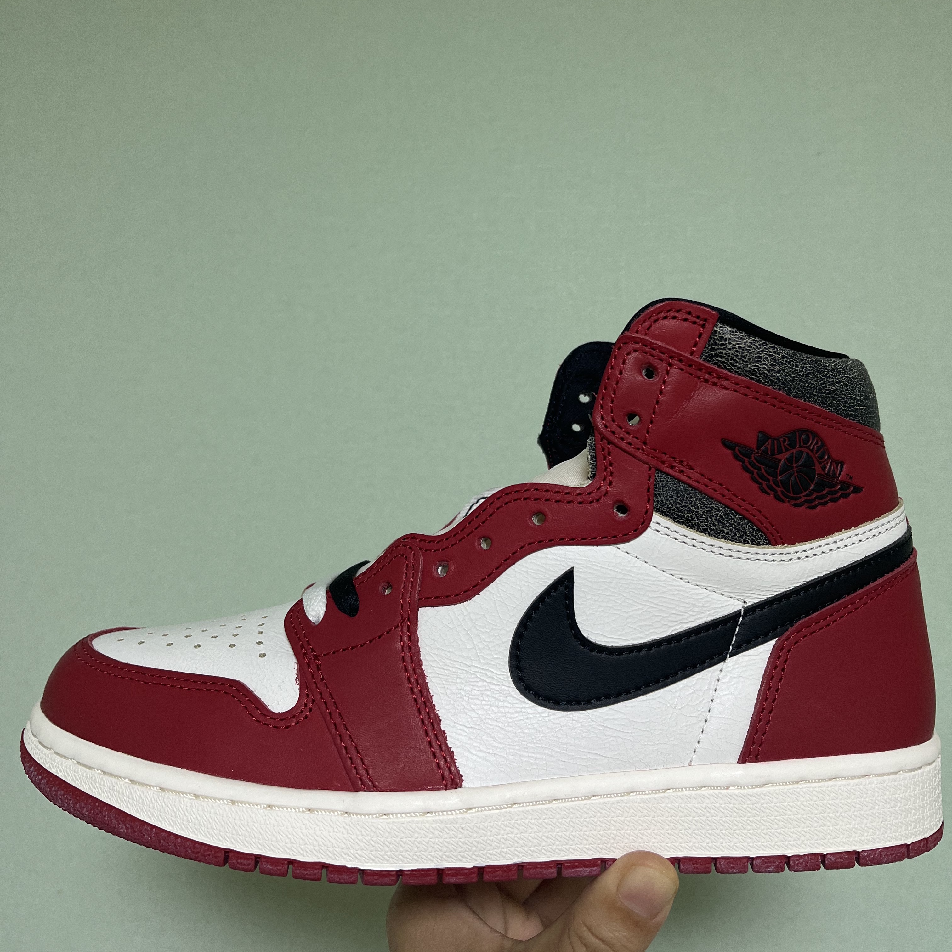 Jordan 1 Retro High OG Chicago 2022, (GS) Jordan 1 Retro High OG Chicago 2022 착용 스타일 - 1