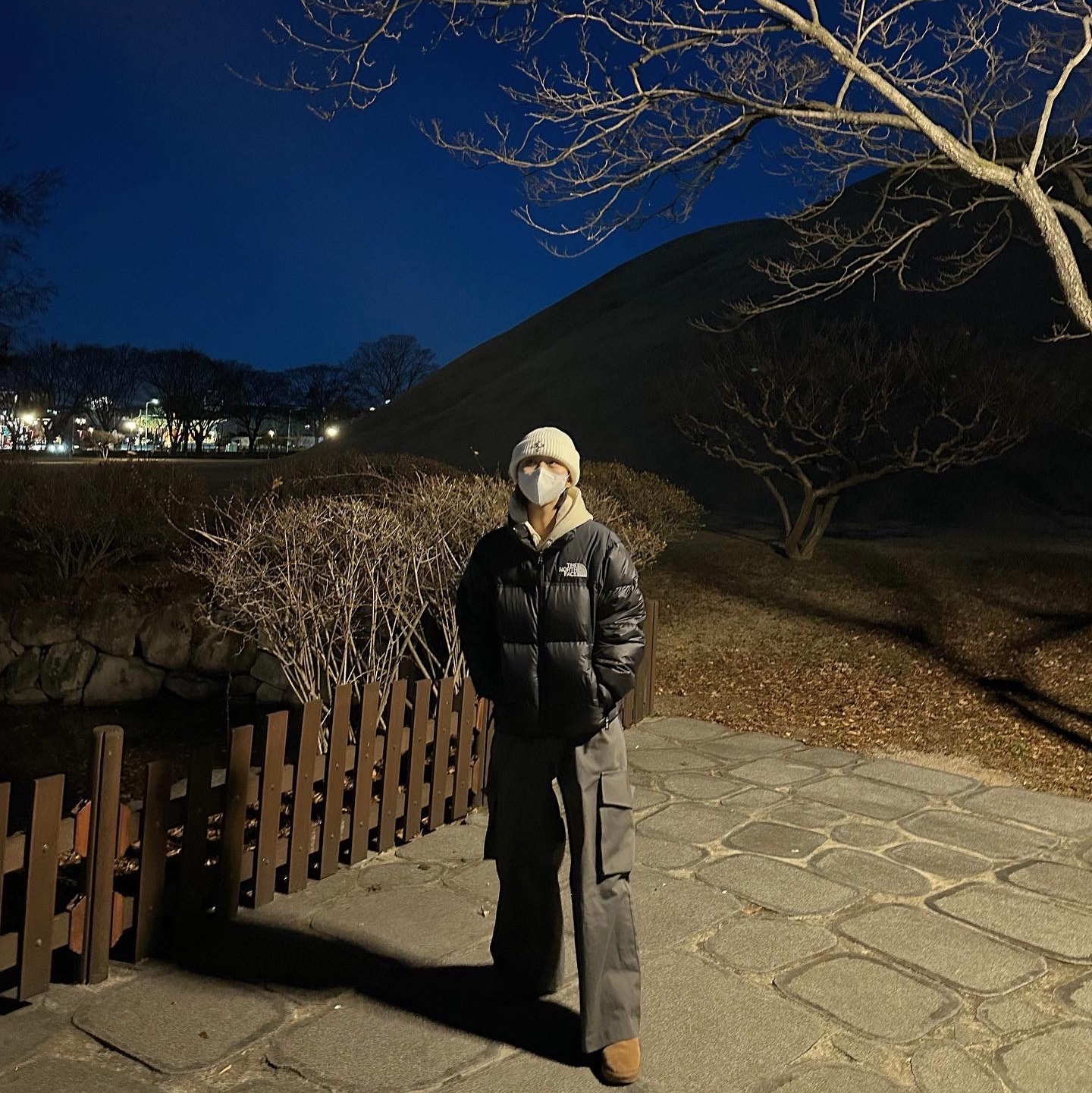 The North Face 1996 Eco Nuptse Jacket Black 착용 스타일 - 4