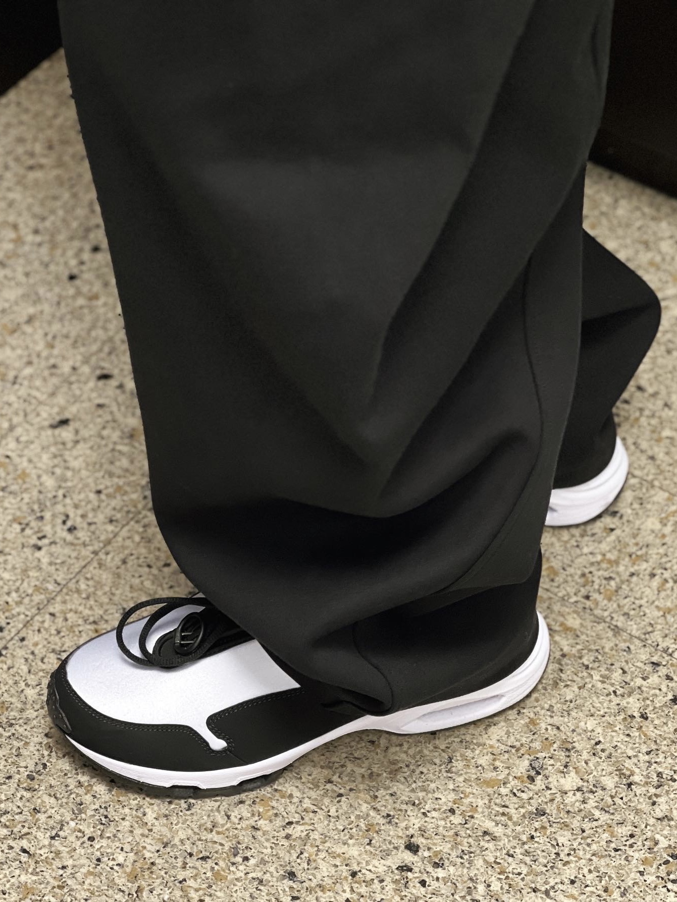 Zara x Ader Error Jogger Pants Black, Nike x Comme des Garcons Homme Plus Air Max Sunder SP White Black 착용 스타일 - 3