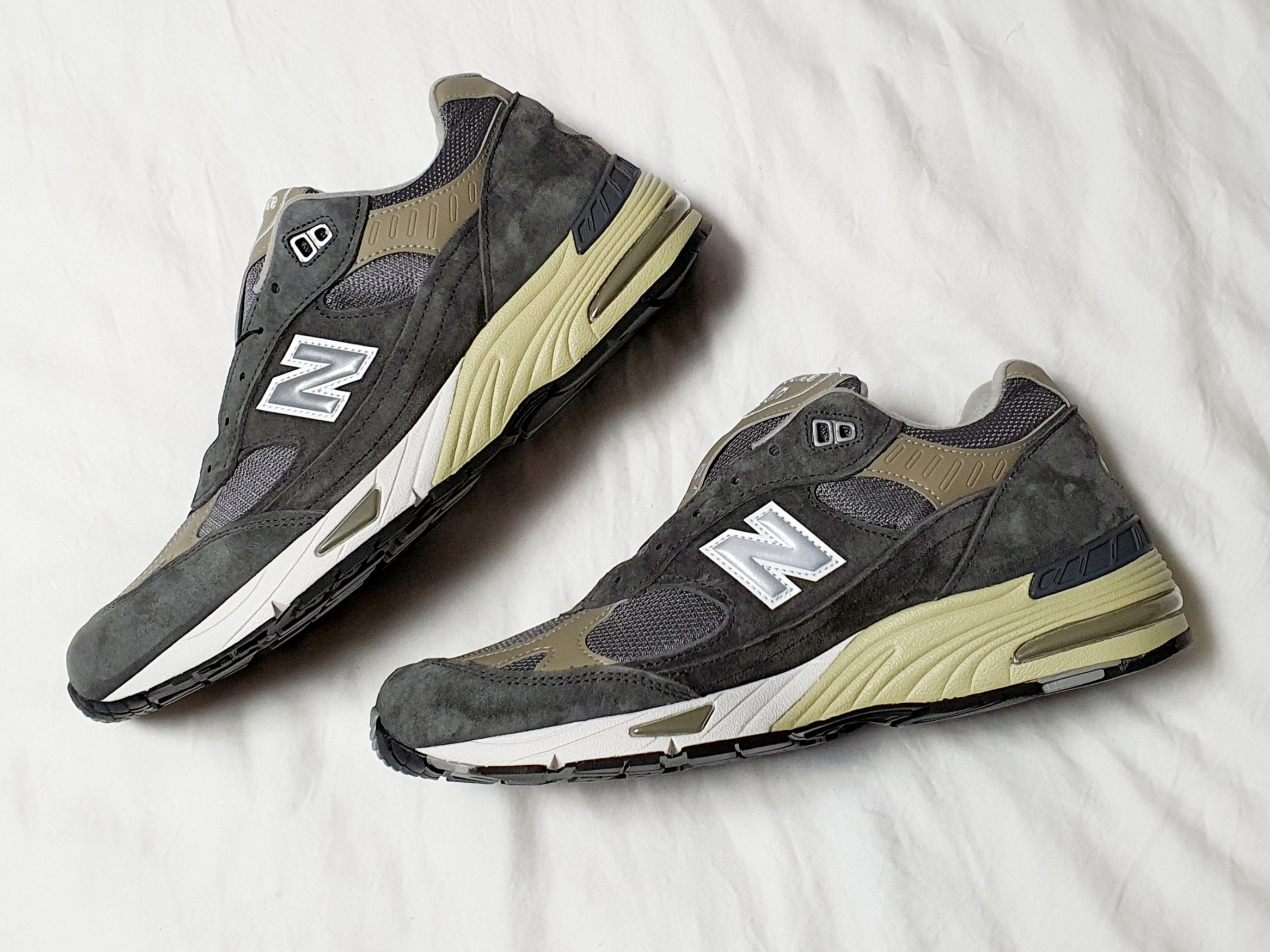 New Balance 991 Made in UK 40th Anniversary Grey 착용 스타일 - 5