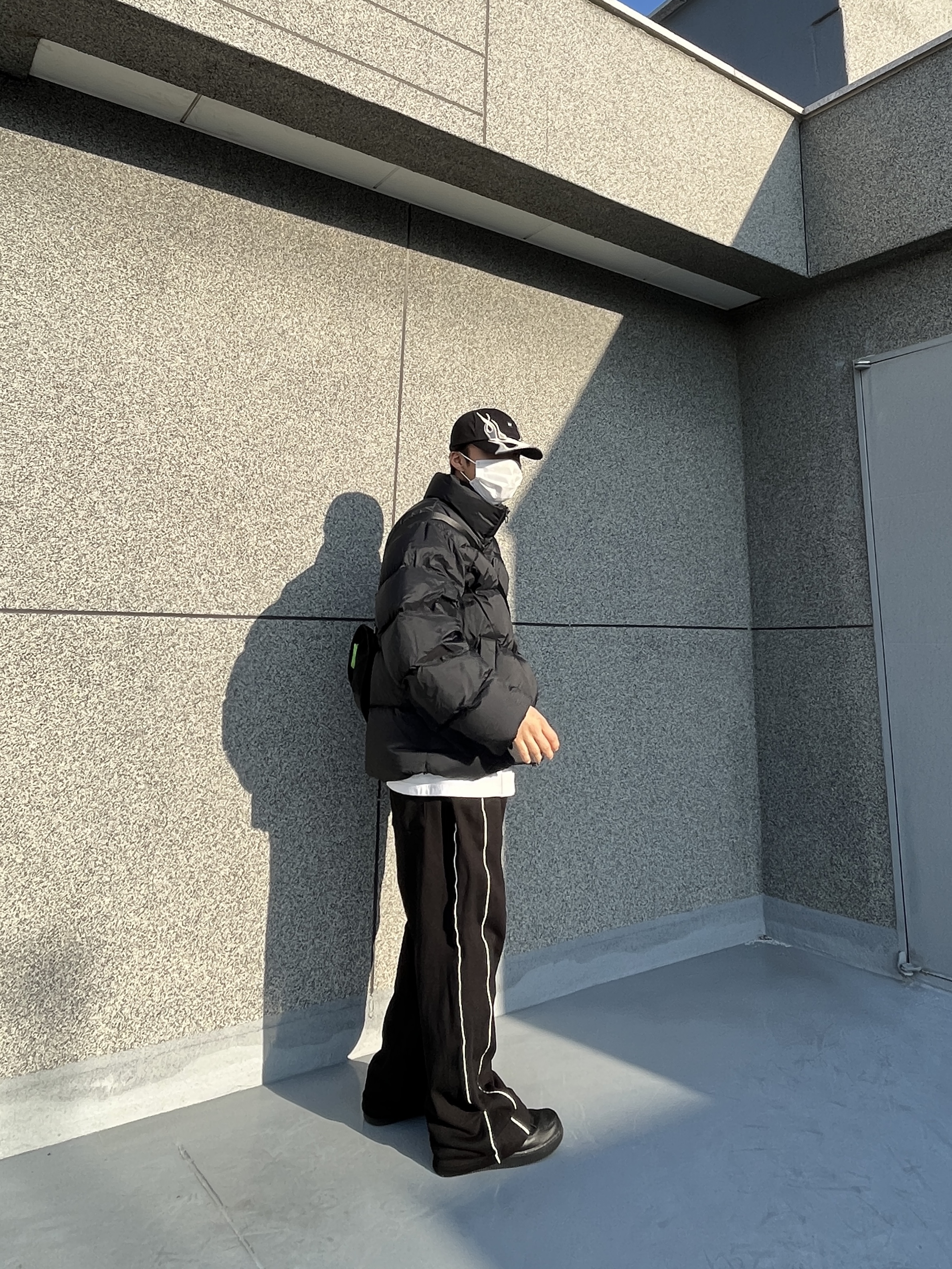 Yeezy Gap Engineered By Balenciaga Flame Cap Black 착용 스타일 - 2