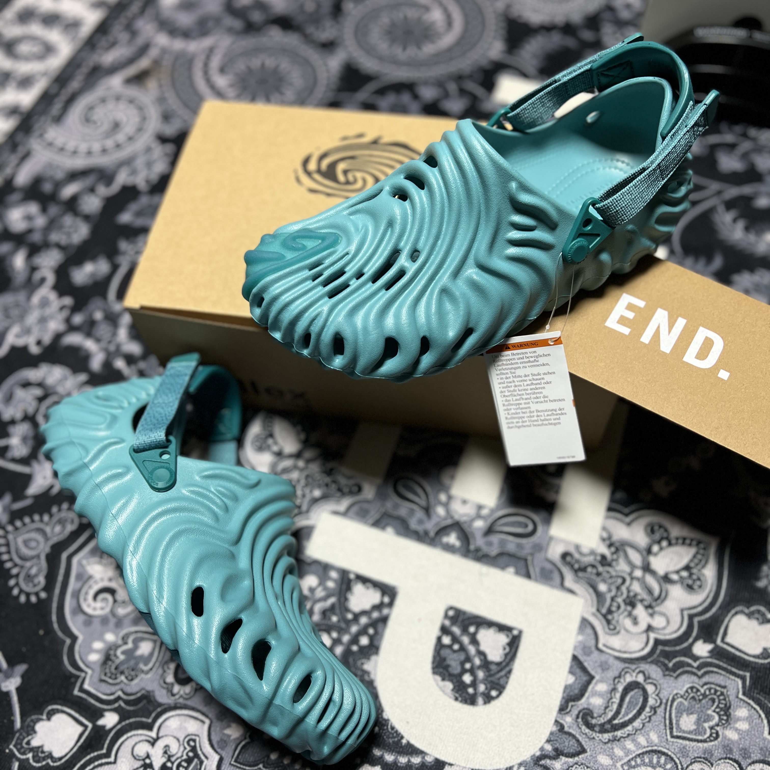 Crocs x Salehe Bembury Pollex Clog Tide 착용 스타일