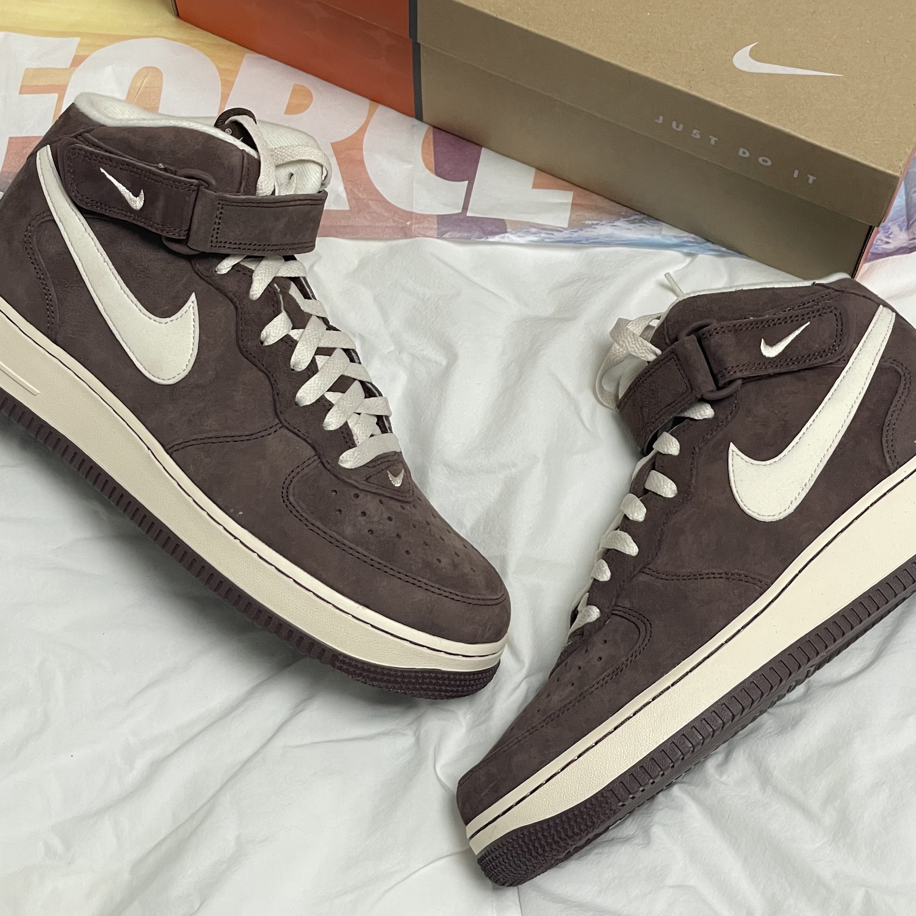 Nike Air Force 1 Mid '07 QS Chocolate 착용 스타일