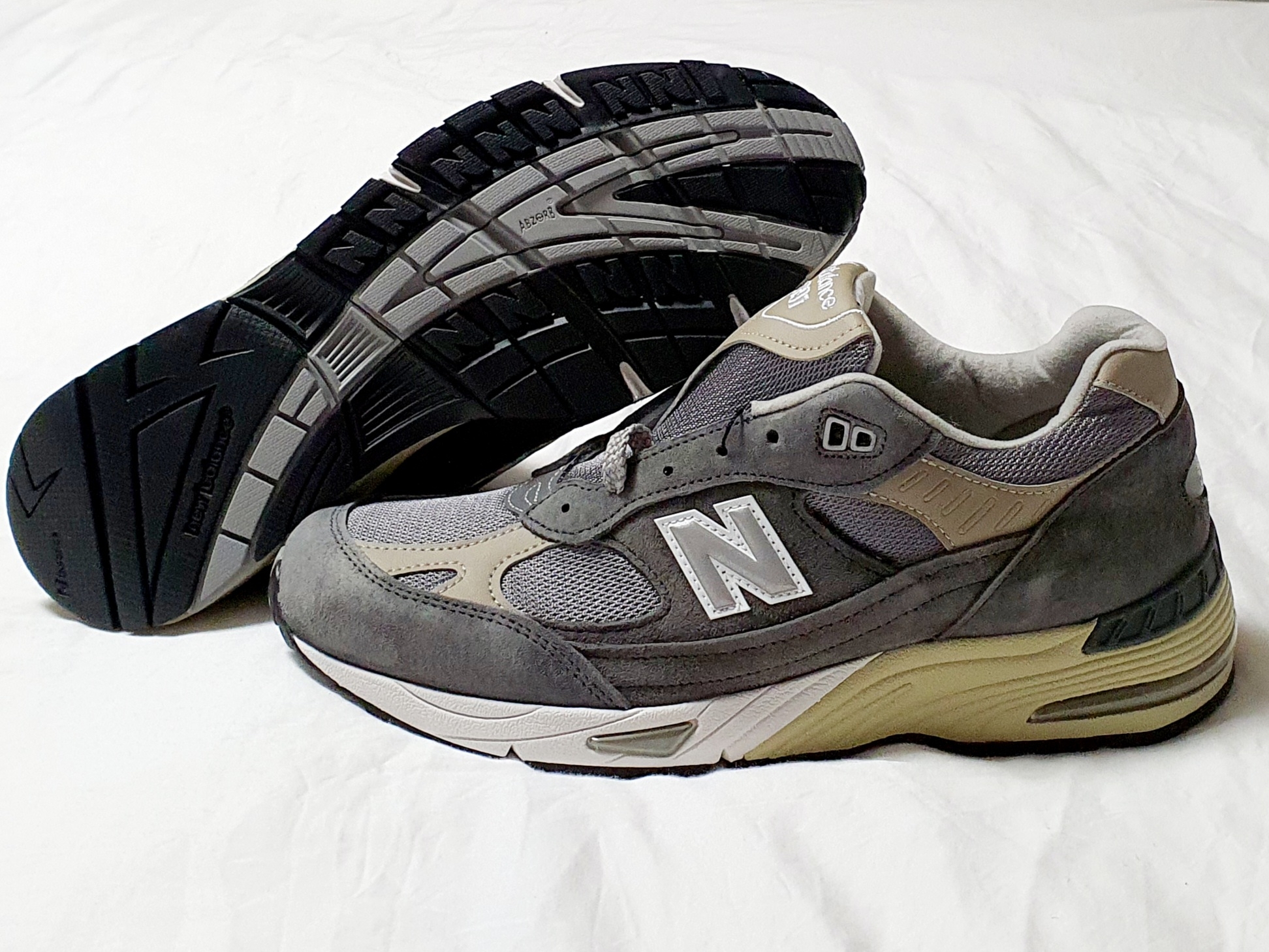 New Balance 991 Made in UK 40th Anniversary Grey 착용 스타일 - 3