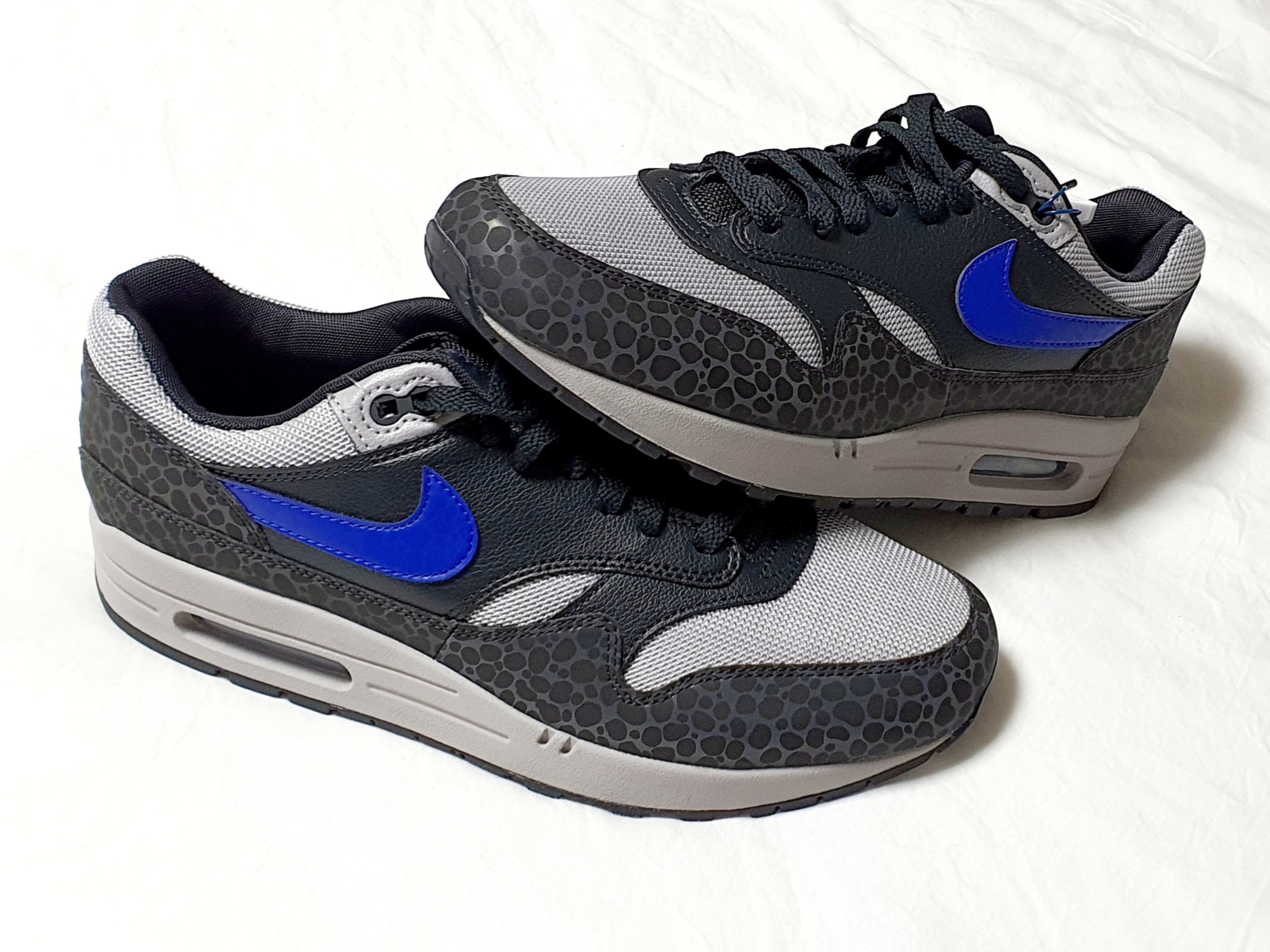 Nike Air Max 1 SE Reflective Off Noir Hyper Blue 착용 스타일 - 1