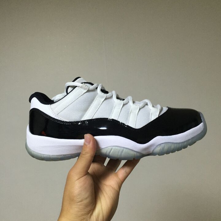 Jordan 11 Retro Low Concord 착용 스타일