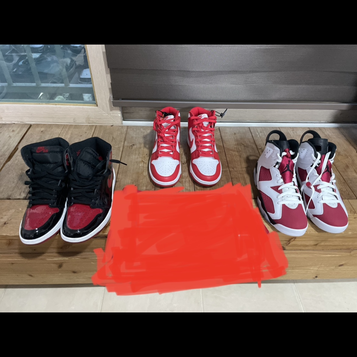Jordan 1 Retro High OG Patent Bred, Nike Dunk High Retro Championship White and Red 착용 스타일
