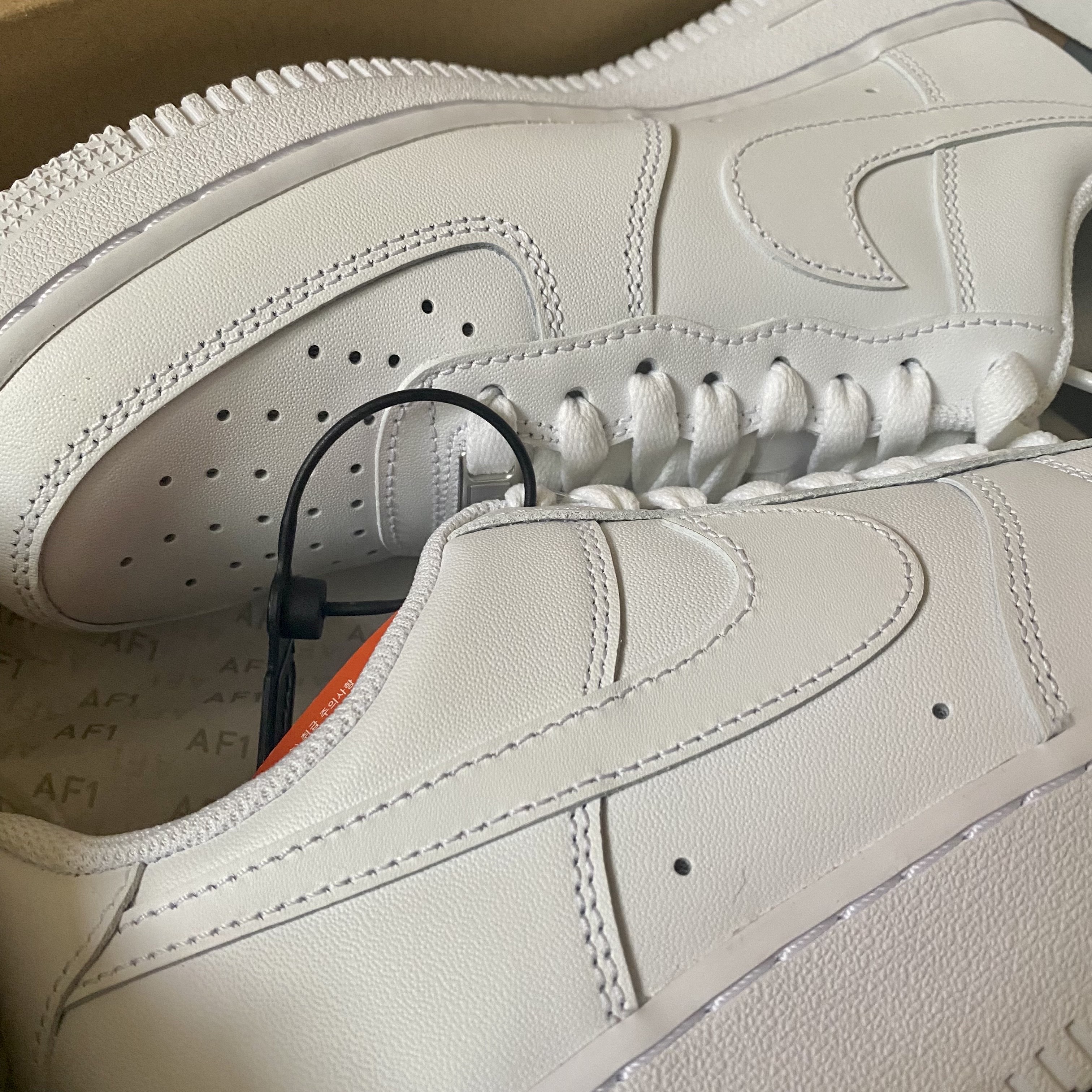 Nike Air Force 1 '07 Low White 착용 스타일