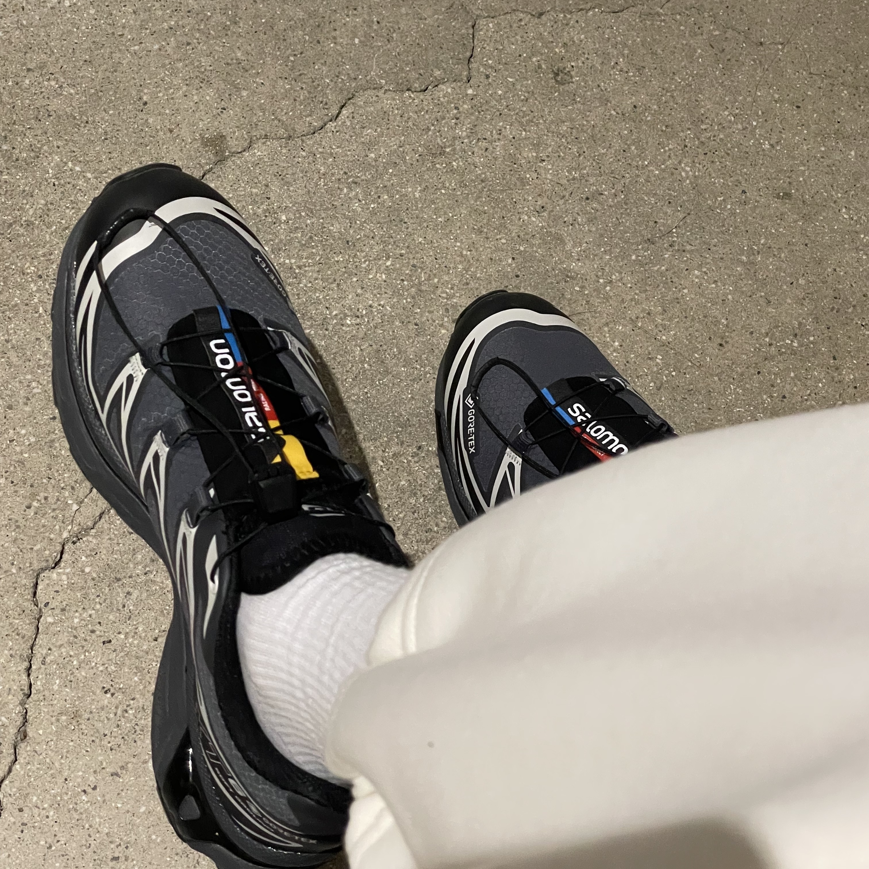 Salomon XT-6 Gore-Tex Black Ebony 착용 스타일