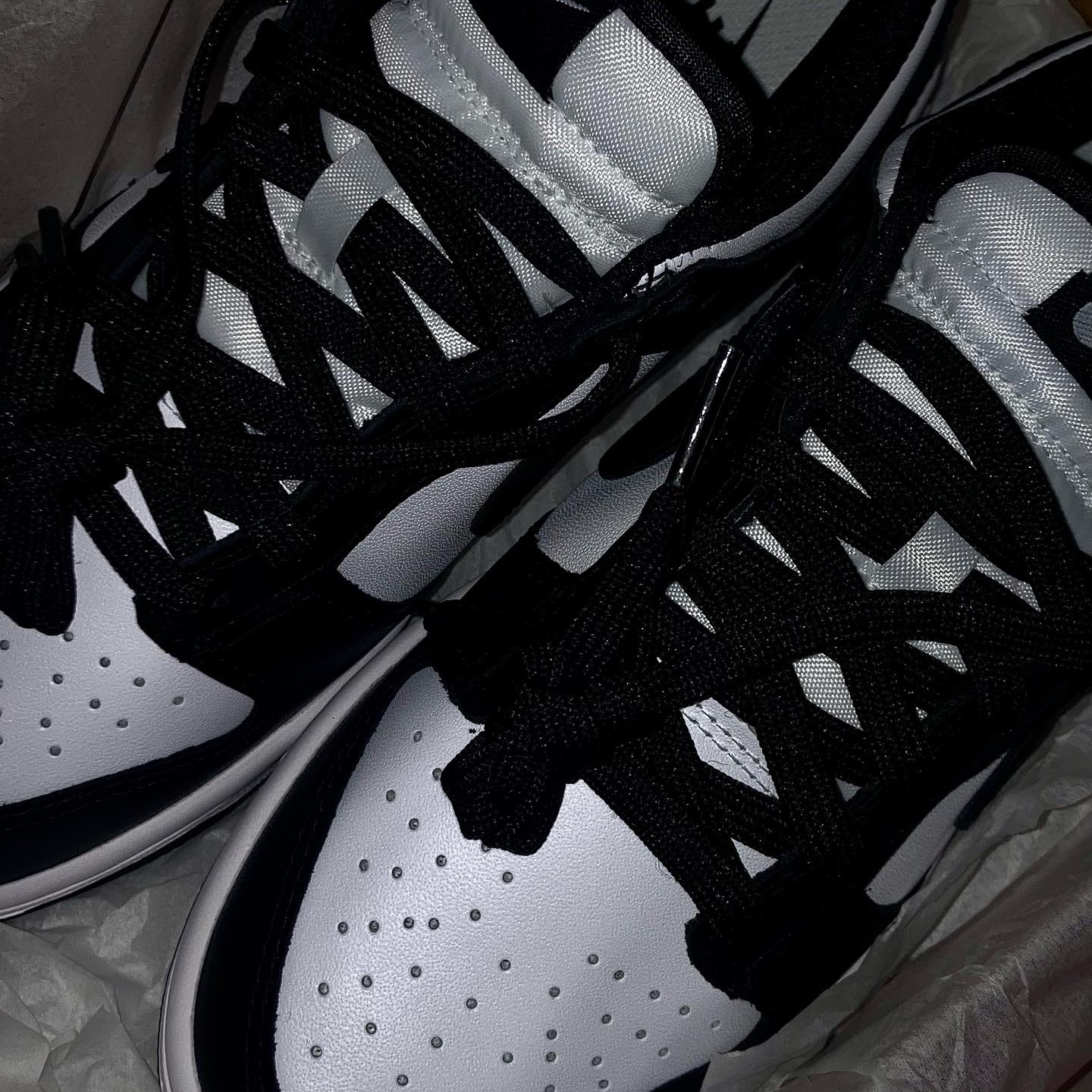 (W) Nike Dunk Low Black 착용 스타일 - 2