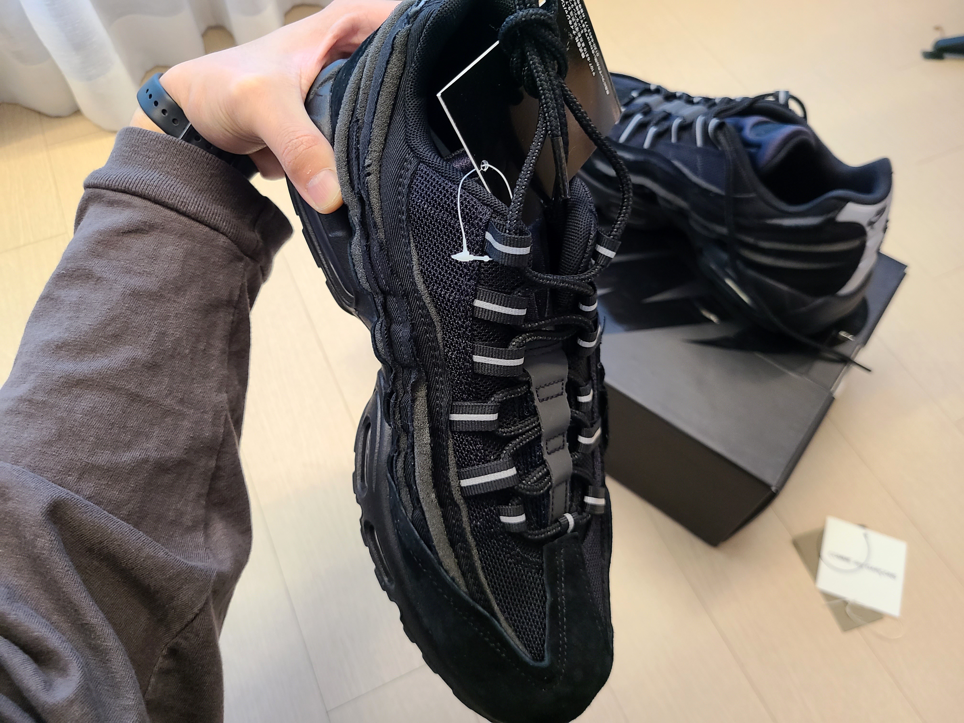 Nike x Comme des Garcons Homme Plus Air Max 95 Black 착용 스타일 - 3