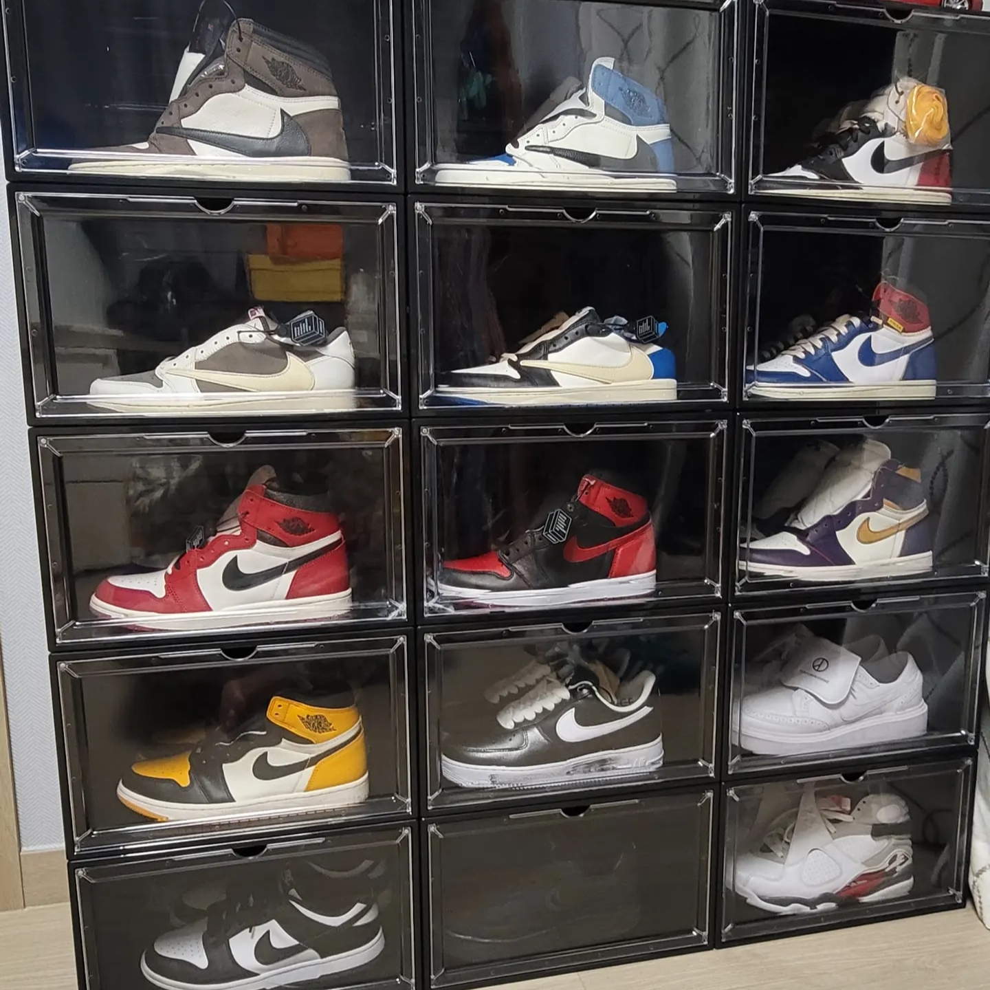 Jordan 1 x Travis Scott x Fragment Retro Low OG SP Military Blue, Jordan 1 Retro High OG Chicago 2022 착용 스타일