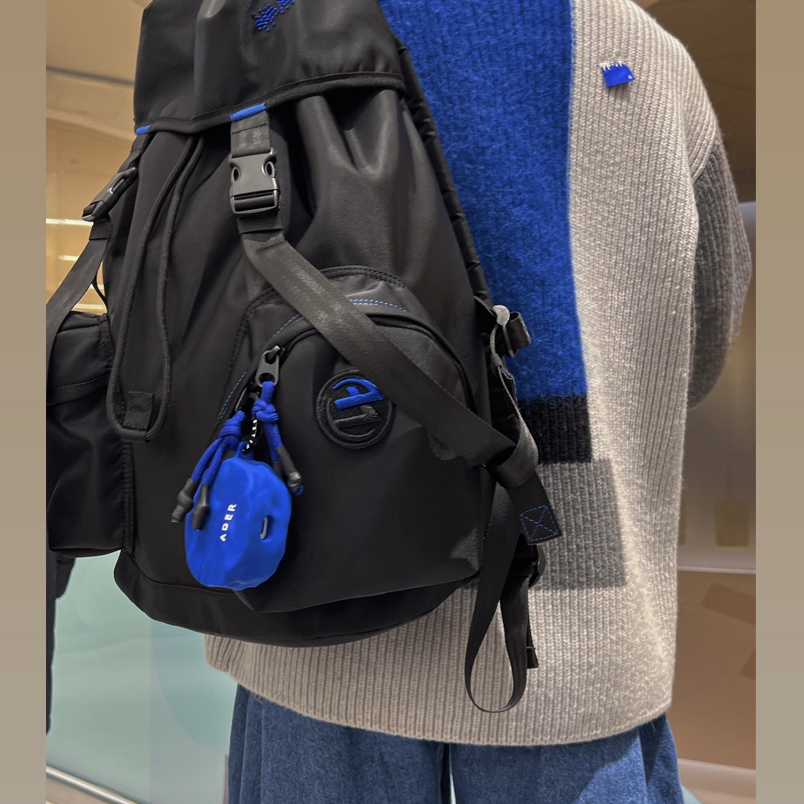 Zara x Ader Error Patchwork Oversize Knit Sweater Multicolor, Ader Error x Zara Backpack Black 착용 스타일