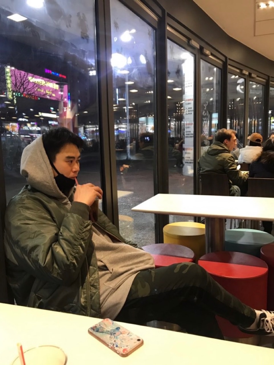 Essentials The Core Collection Pullover Hoodie Heather Oatmeal 착용 스타일