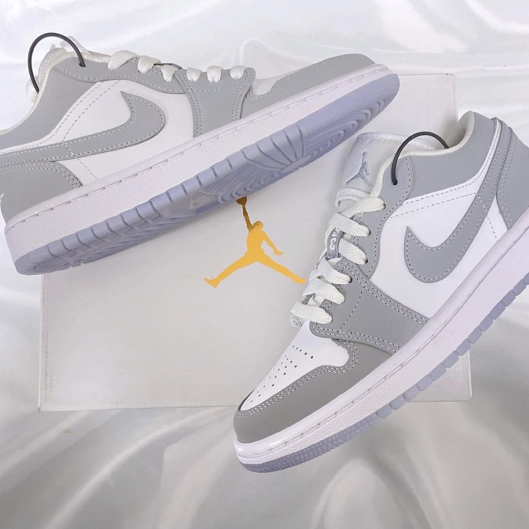 (W) Jordan 1 Low White Wolf Grey 착용 스타일 - 1