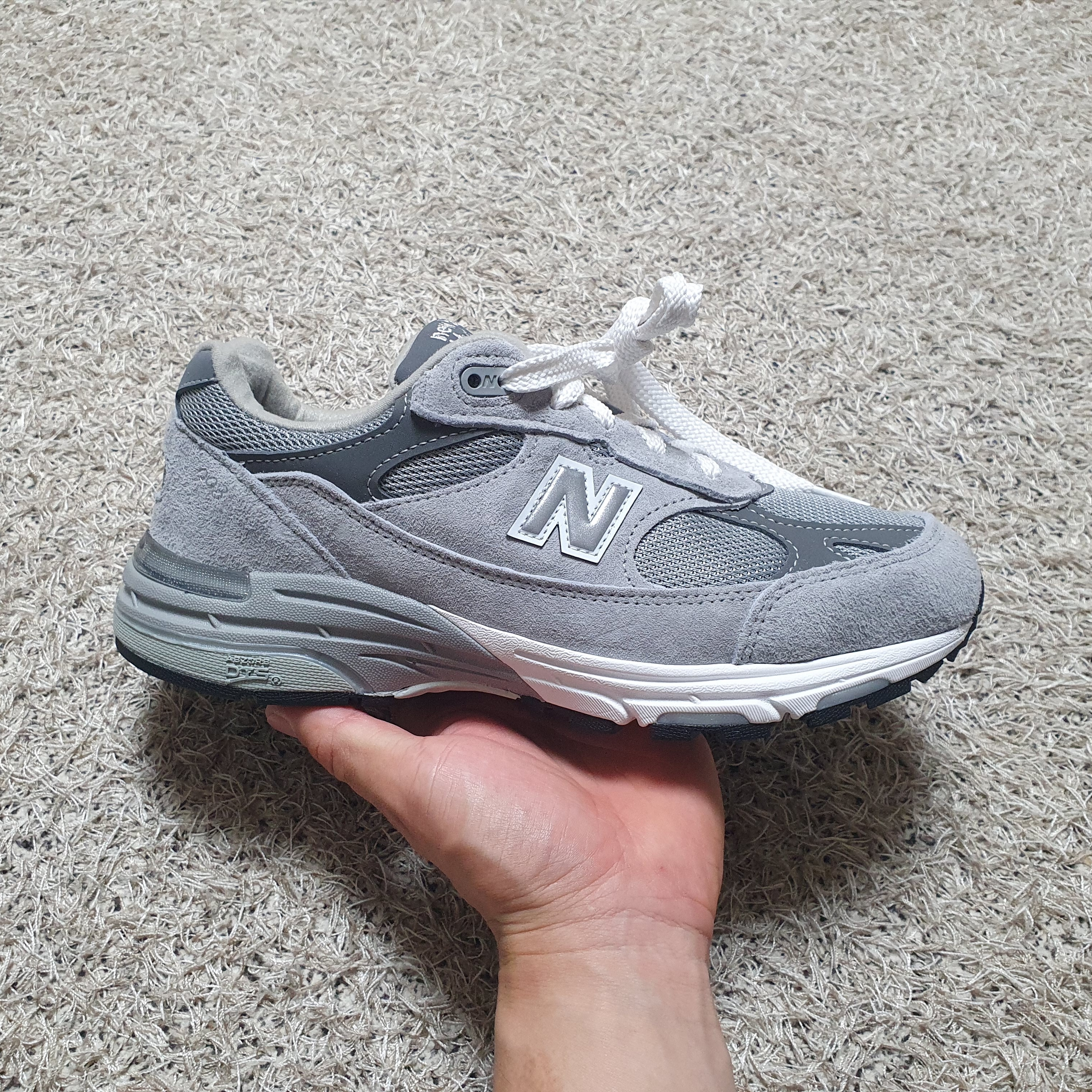 New Balance 993 Made in USA Grey - D Standard, (W) New Balance 993 Made in USA Grey - B Standard 착용 스타일 - 1