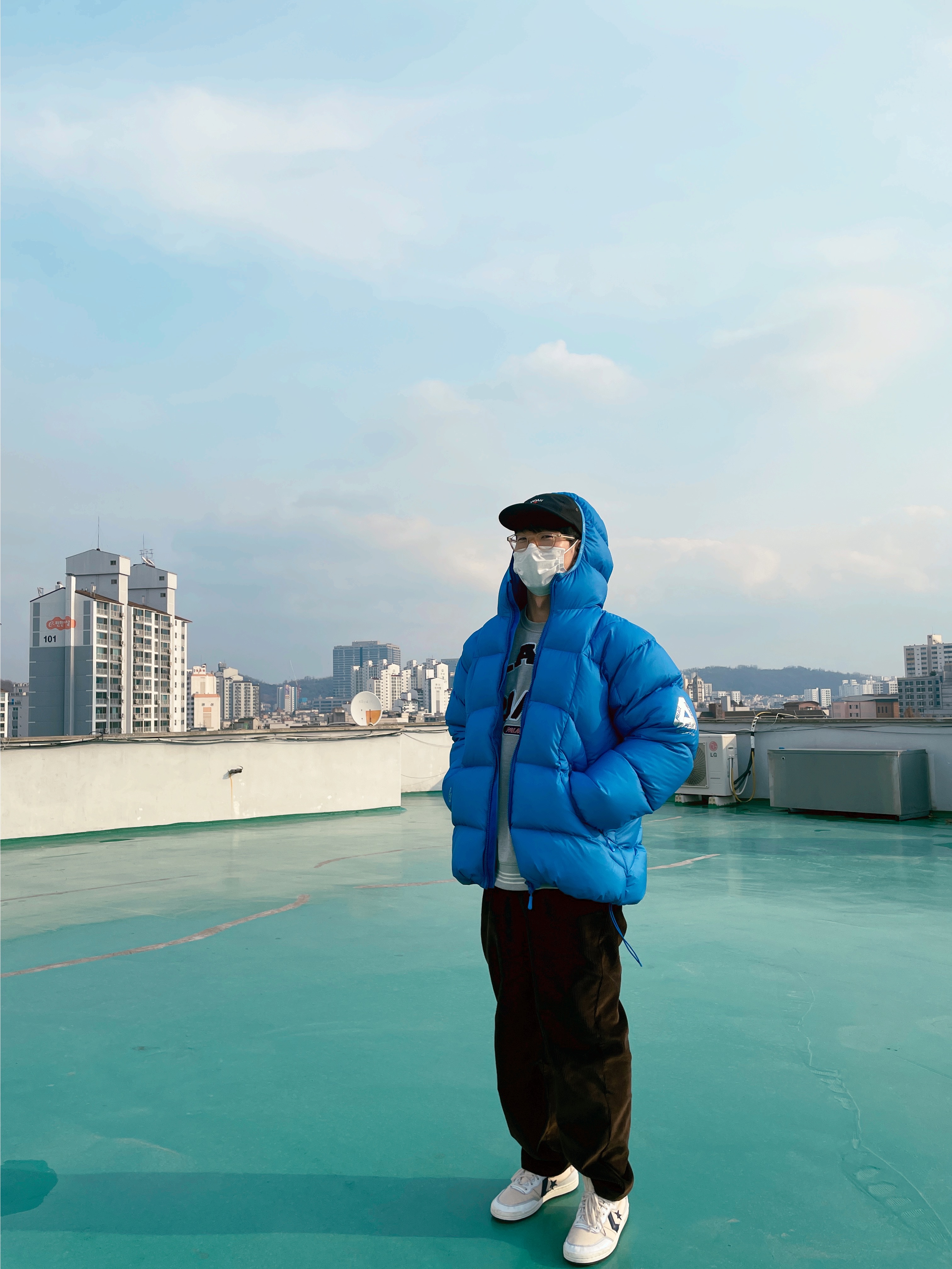 Palace Pertex Frost Balaclava Puffa Blue - 22FW 착용 스타일
