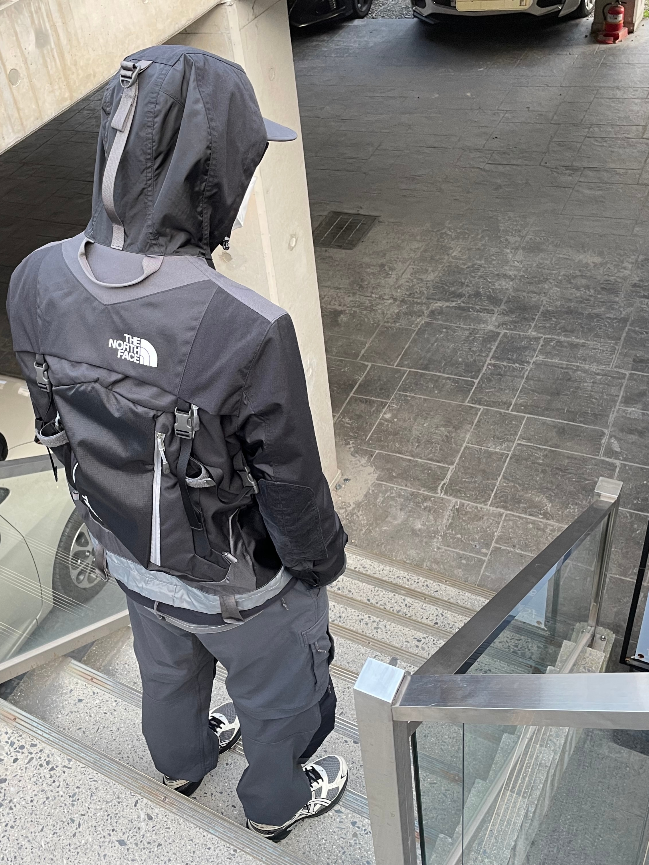 Nike ACG Smith Summit Cargo Pants Dark Smoke Grey - Asia, Asics x I4P Gel-1130 Mink Glacier Grey 착용 스타일 - 2