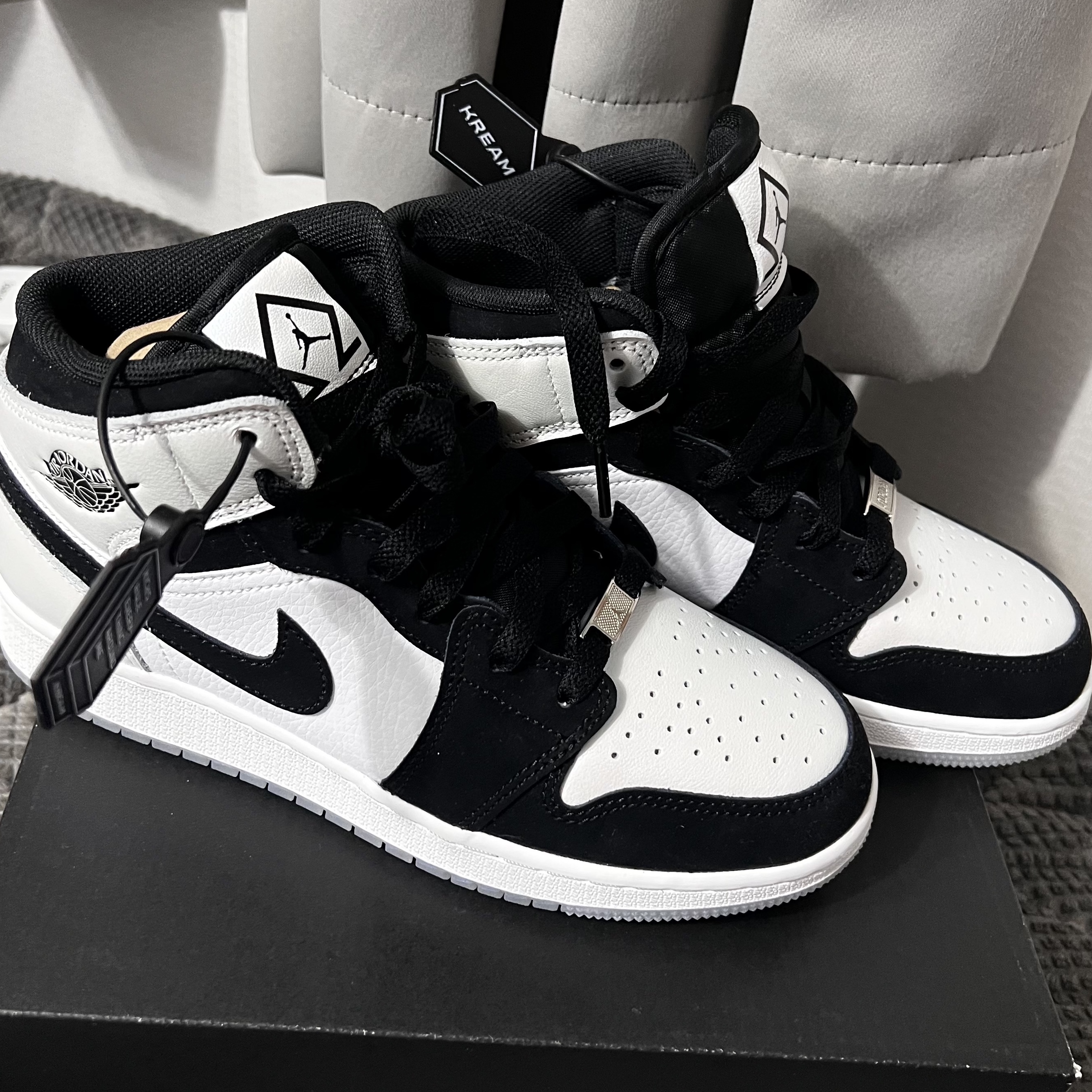 Jordan 1 Mid SE Diamond, (GS) Jordan 1 Mid SE Diamond 착용 스타일 - 5