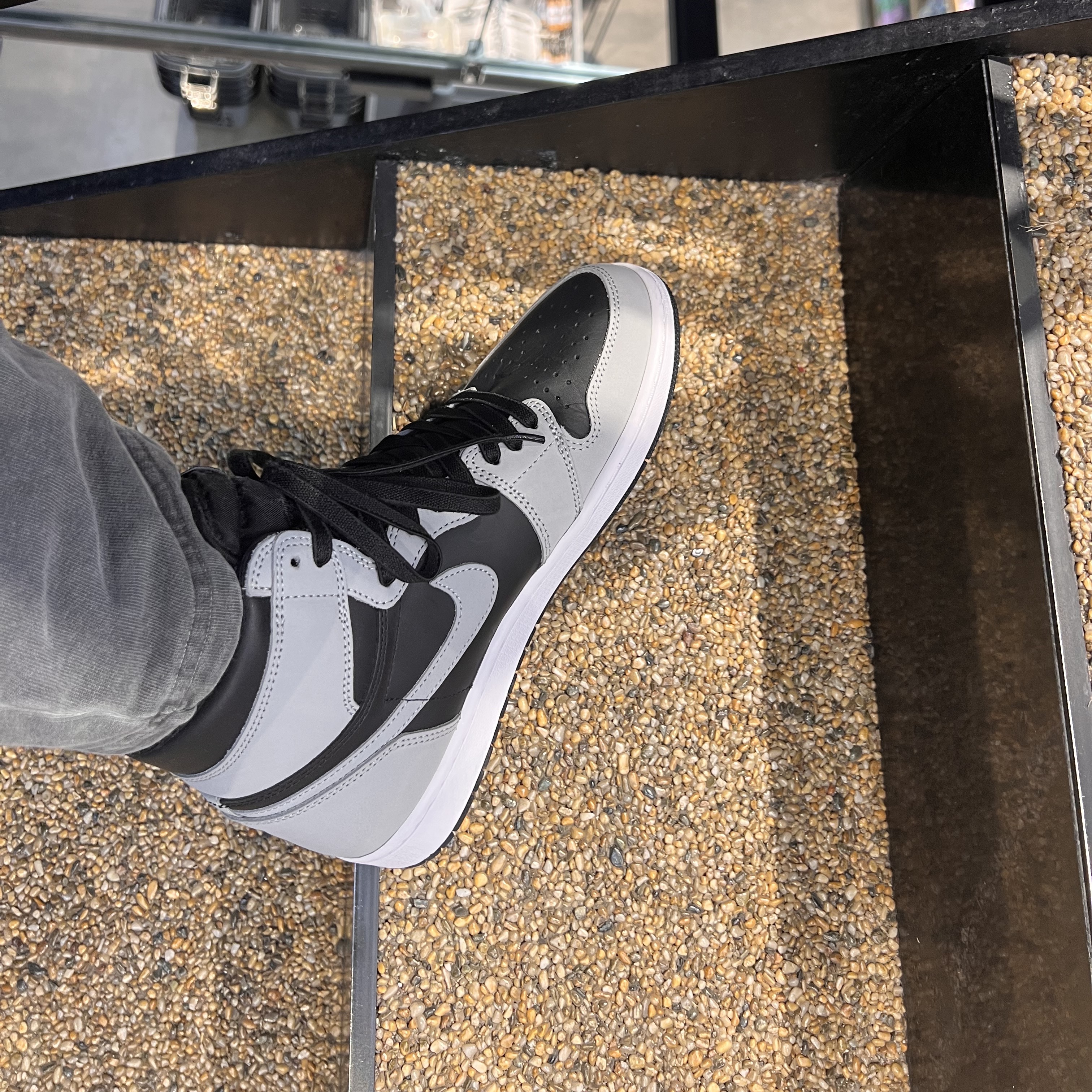 Jordan 1 Retro High OG Shadow 2.0 착용 스타일 - 2