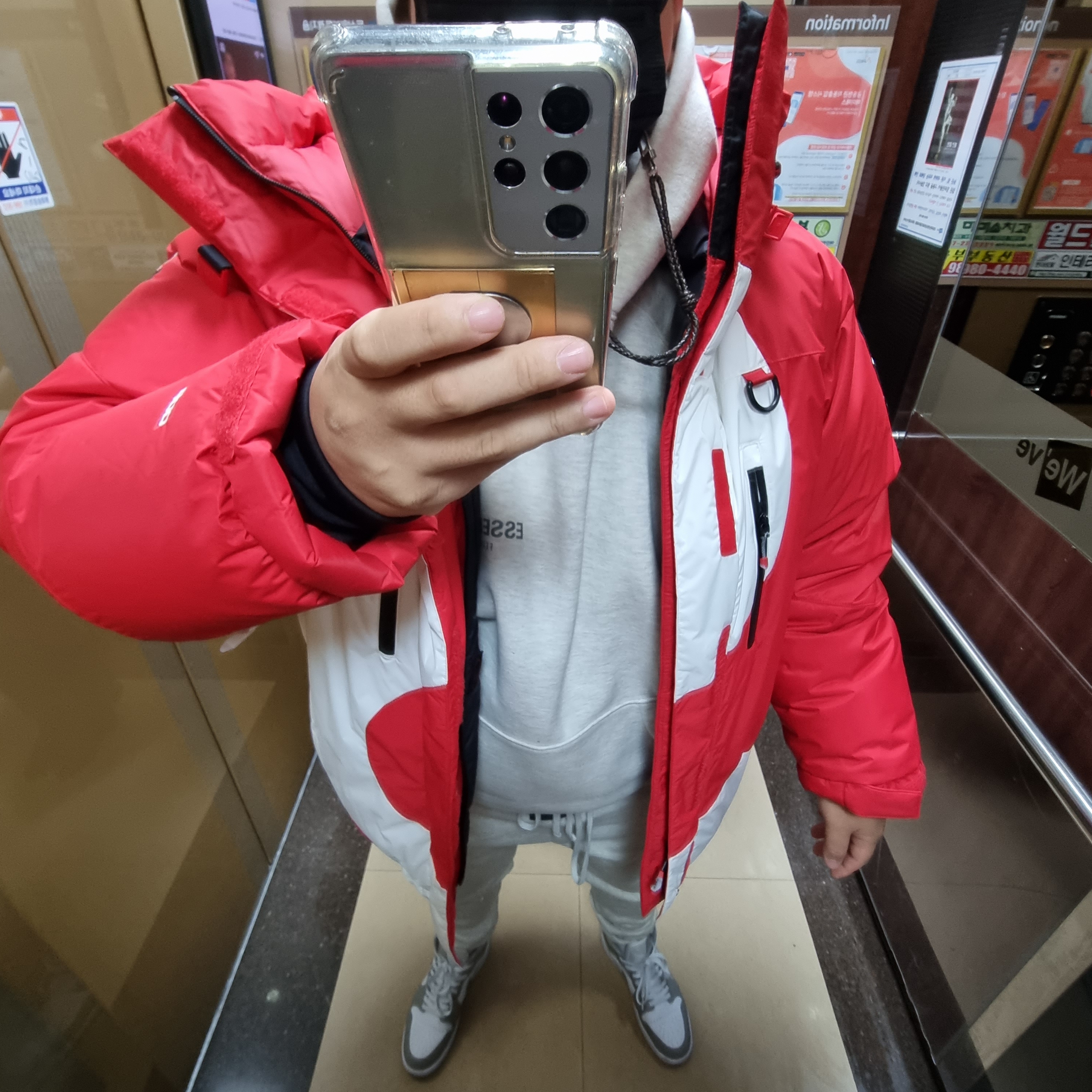 Jordan 1 Mid College Grey, Essentials The Core Collection Hoodie Light Oatmeal 착용 스타일 - 4