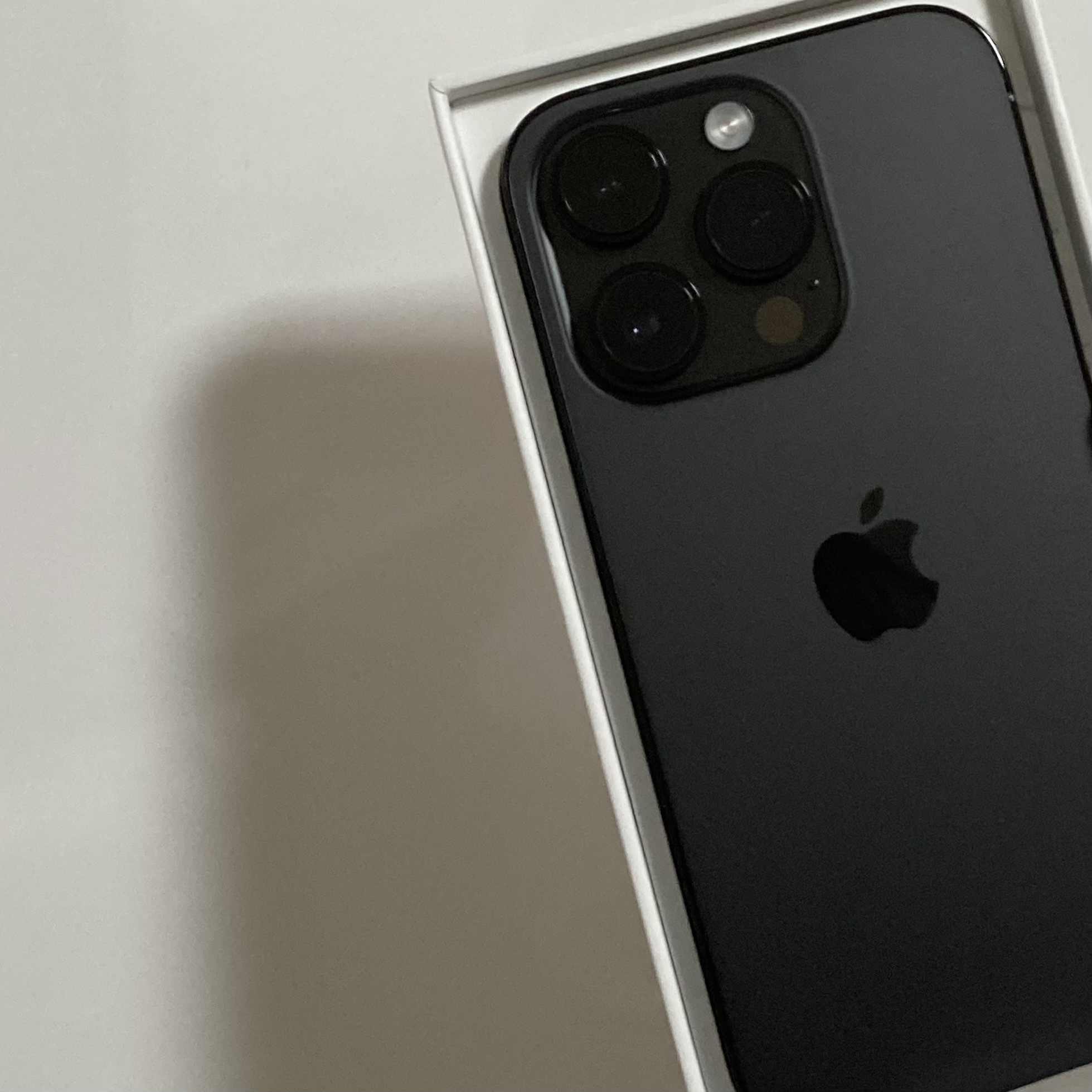 Apple iPhone 14 Pro 256GB Space Black (Korean Ver.) 착용 스타일