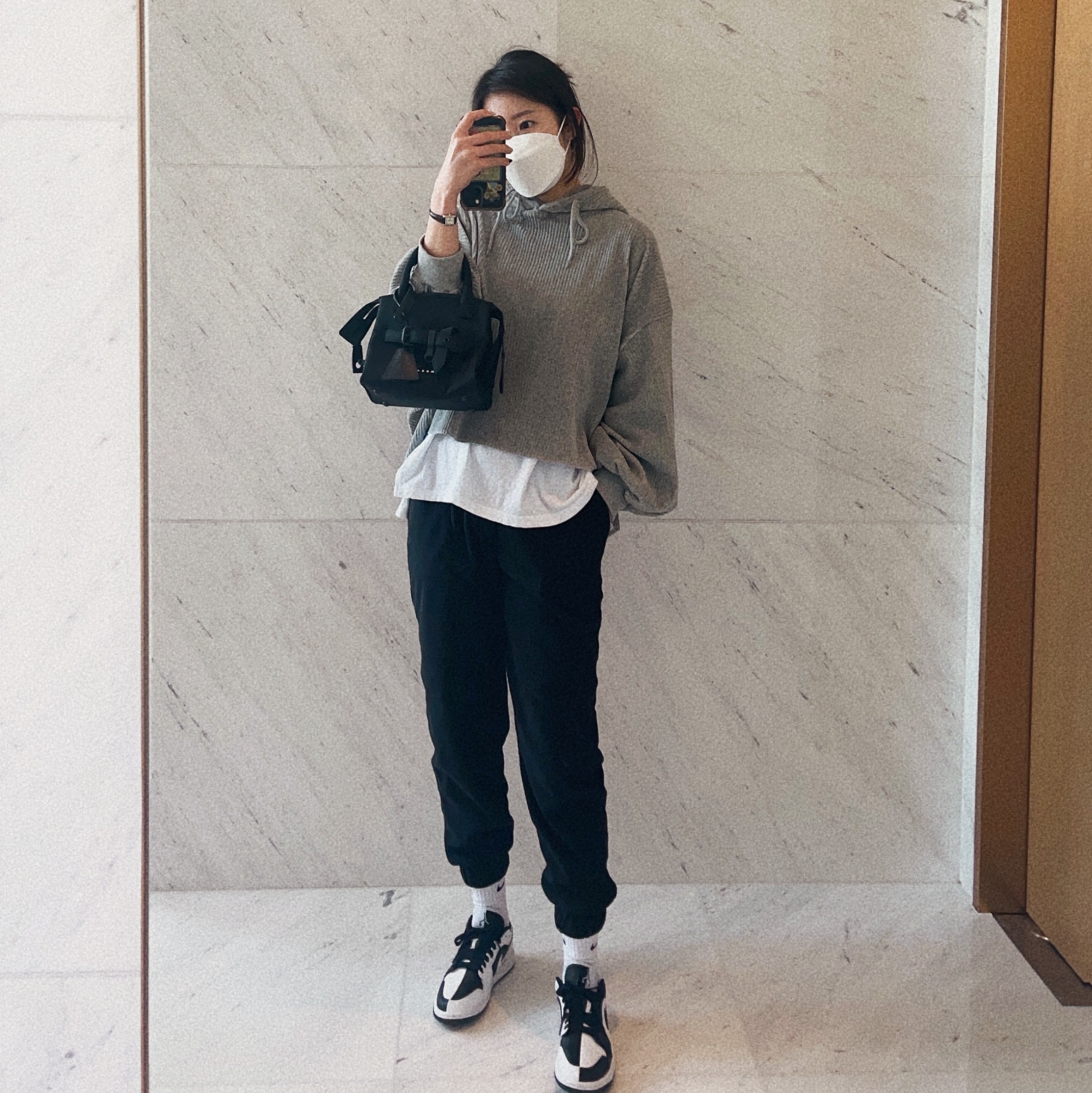 (W) Jordan 1 Low SE Black White, (W) Nike Lahar Low Rattan 착용 스타일 - 1