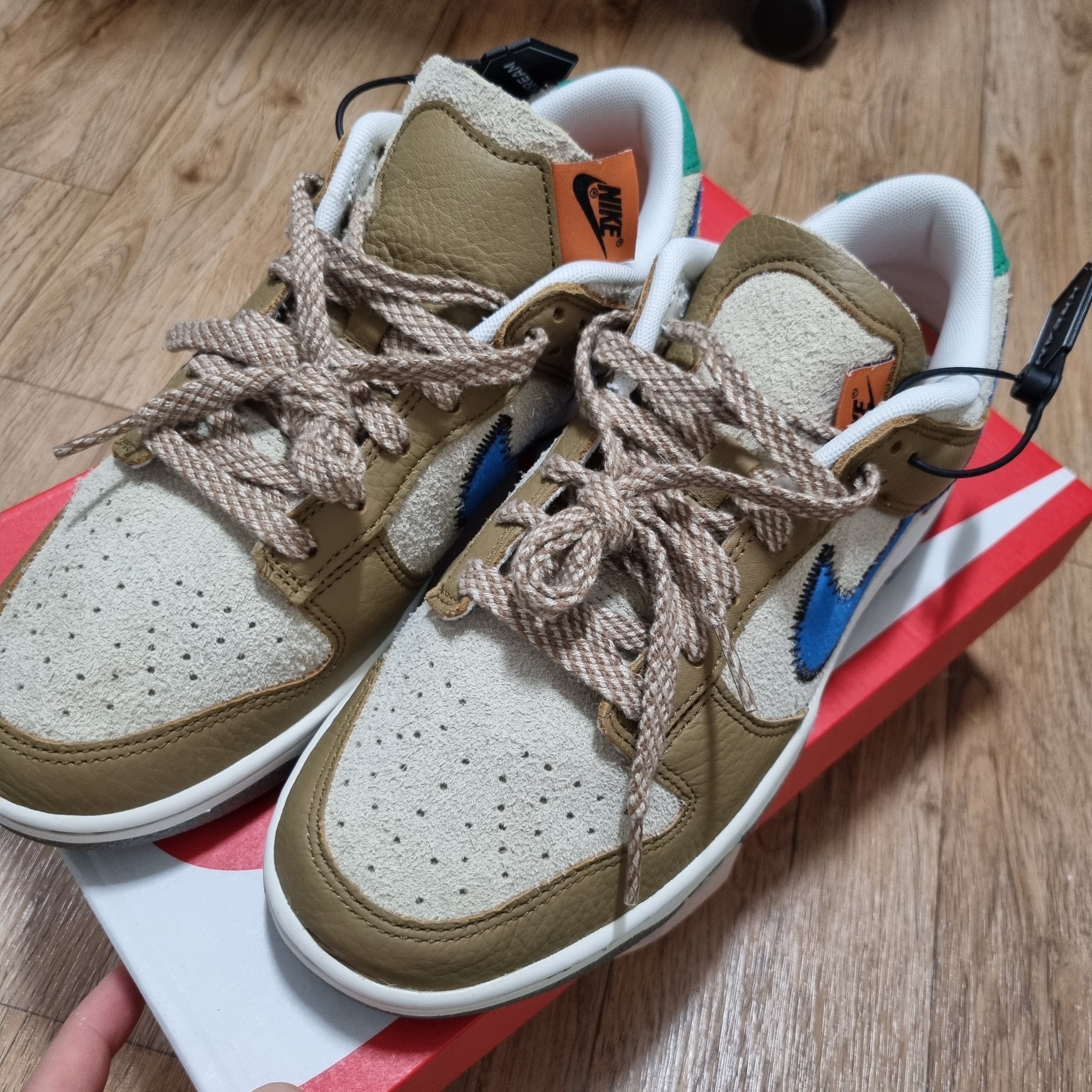 Nike x Size? Dunk Low Dark Driftwood Photo Blue 착용 스타일
