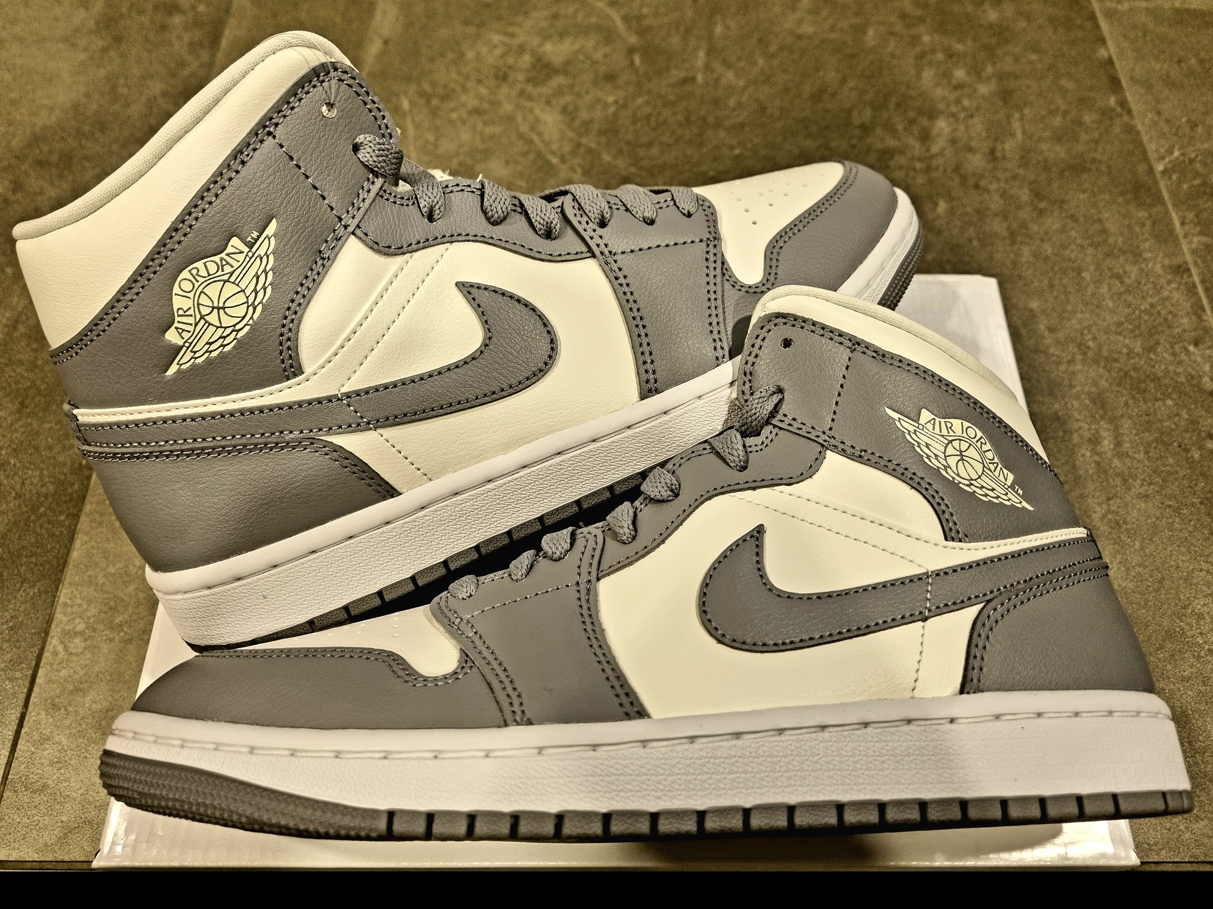 (W) Jordan 1 Mid Sail Stealth 착용 스타일 - 3