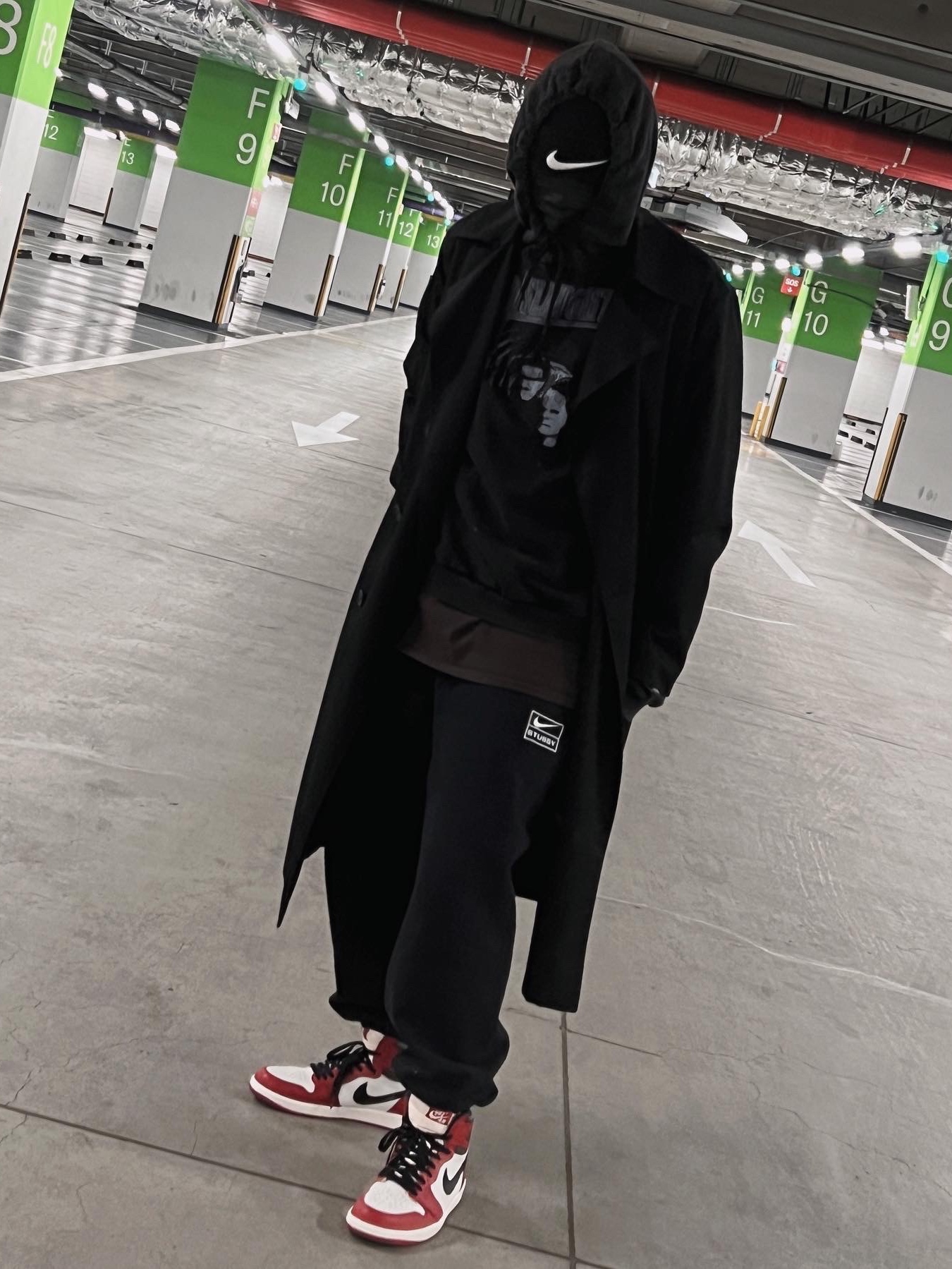 Nike x Stussy NRG Cuffed Beanie Black, Nike x Stussy NRG RA Washed Fleece Pants Black (DN4030-010) 착용 스타일 - 3