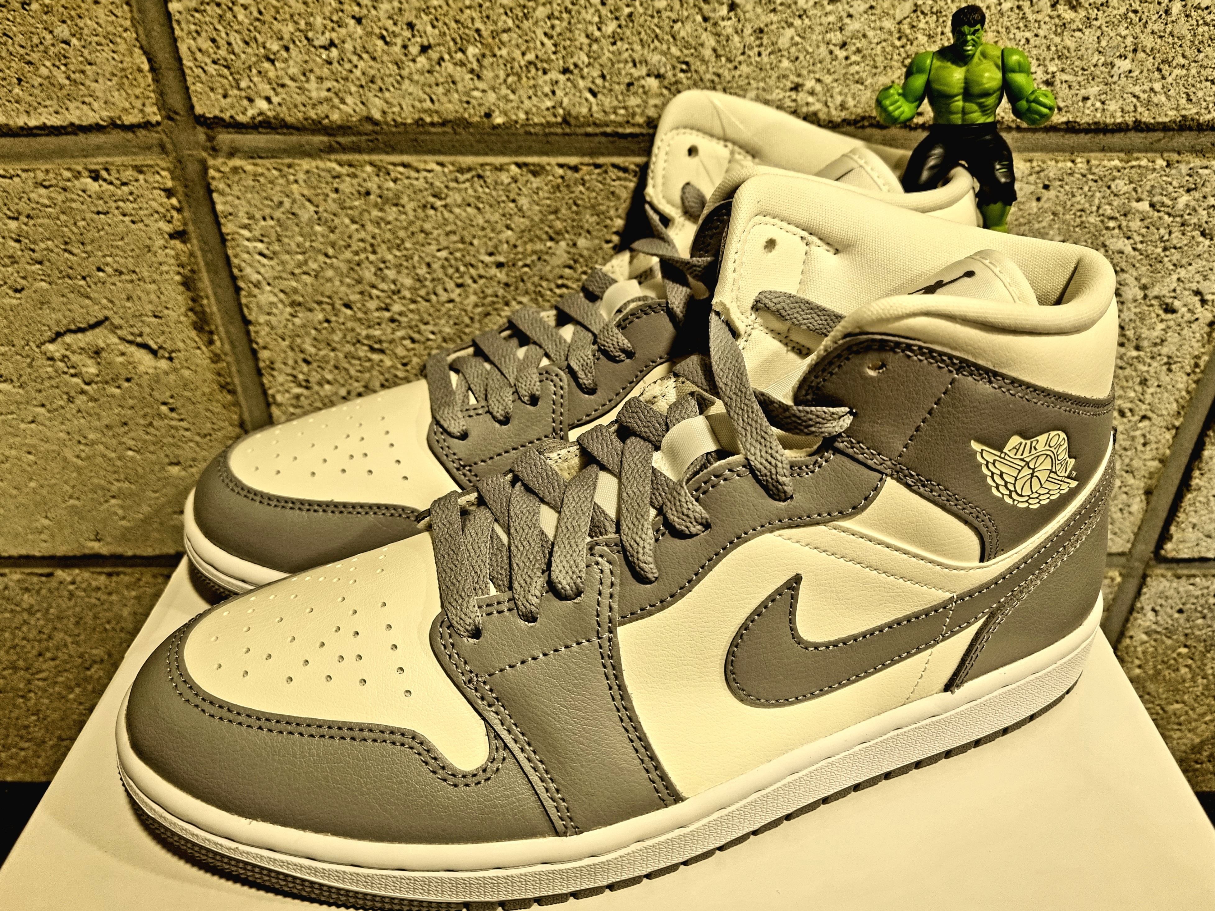 (W) Jordan 1 Mid Sail Stealth 착용 스타일 - 1