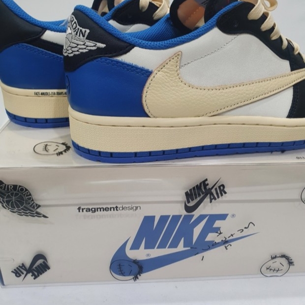 Jordan 1 x Travis Scott x Fragment Retro Low OG SP Military Blue 착용 스타일