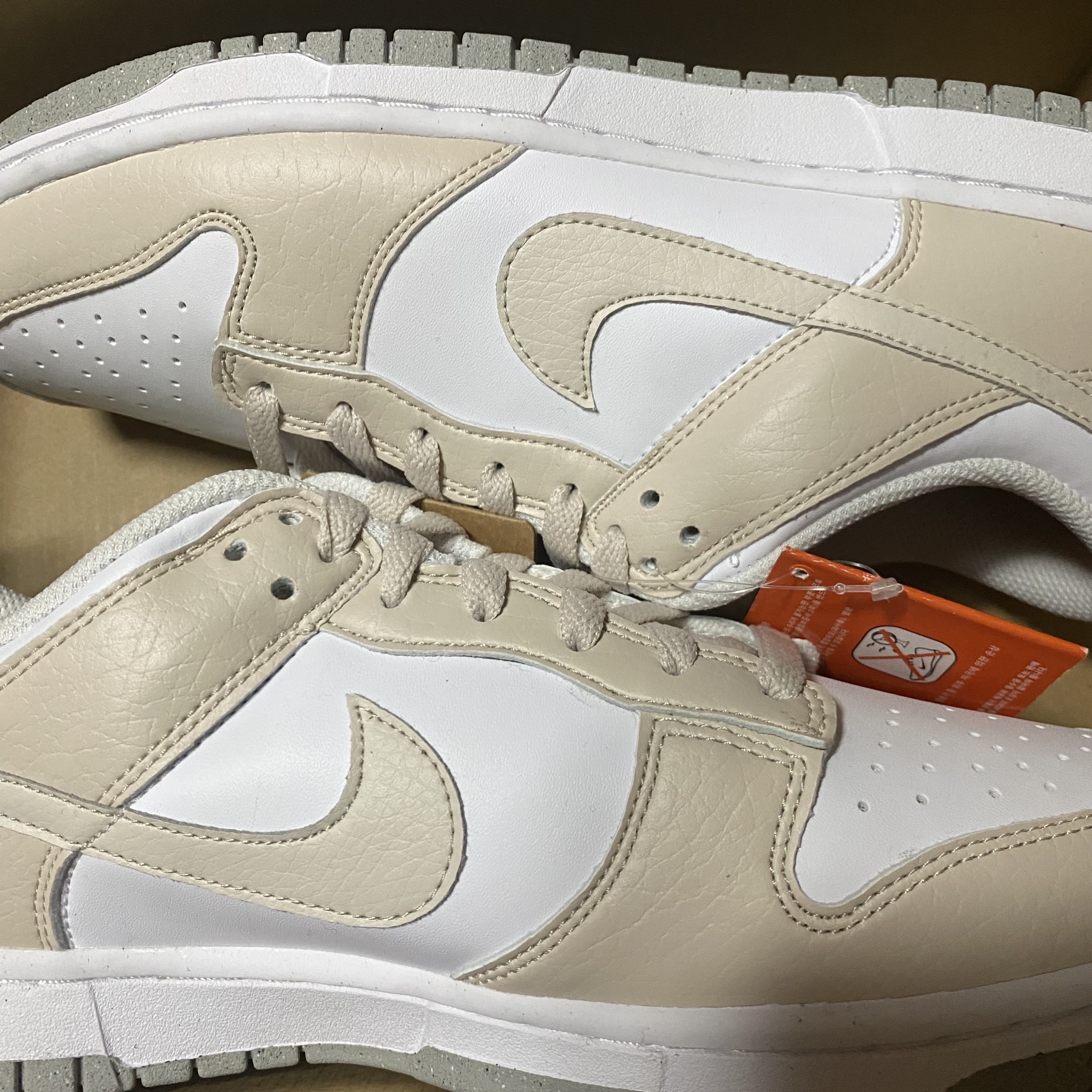 (W) Nike Dunk Low Next Nature Light Orewood Brown 착용 스타일