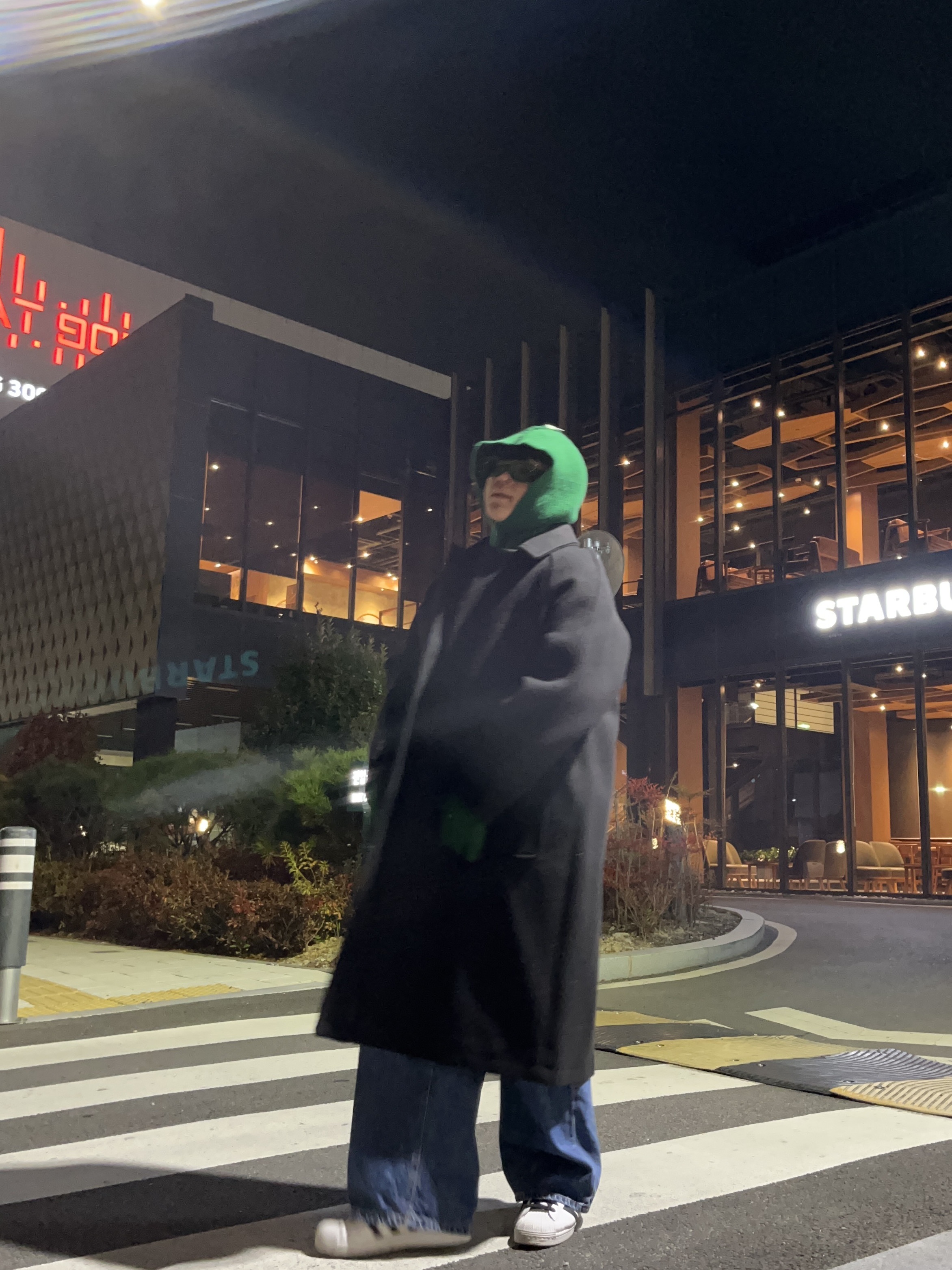 Adidas Superstar White Black, Zara x Ader Error Oversized Wool Coat Black 착용 스타일 - 1