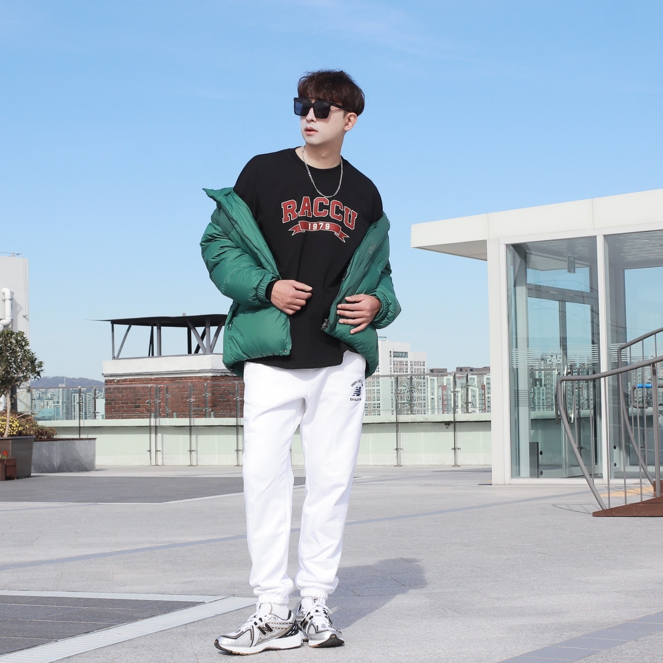 New Balance 1906R White Gold 착용 스타일 - 3