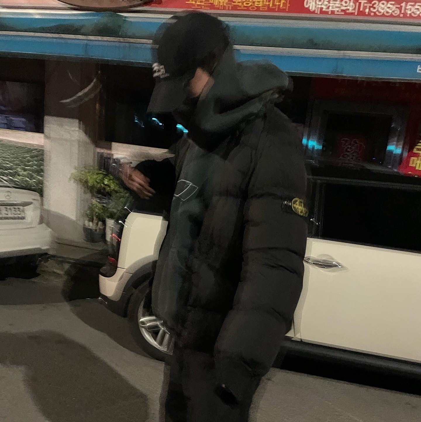 Balenciaga x Adidas Heavyweight Fleece Oversized Hoodie Green, Balenciaga Defender Sneakers Light Beige 착용 스타일 - 3