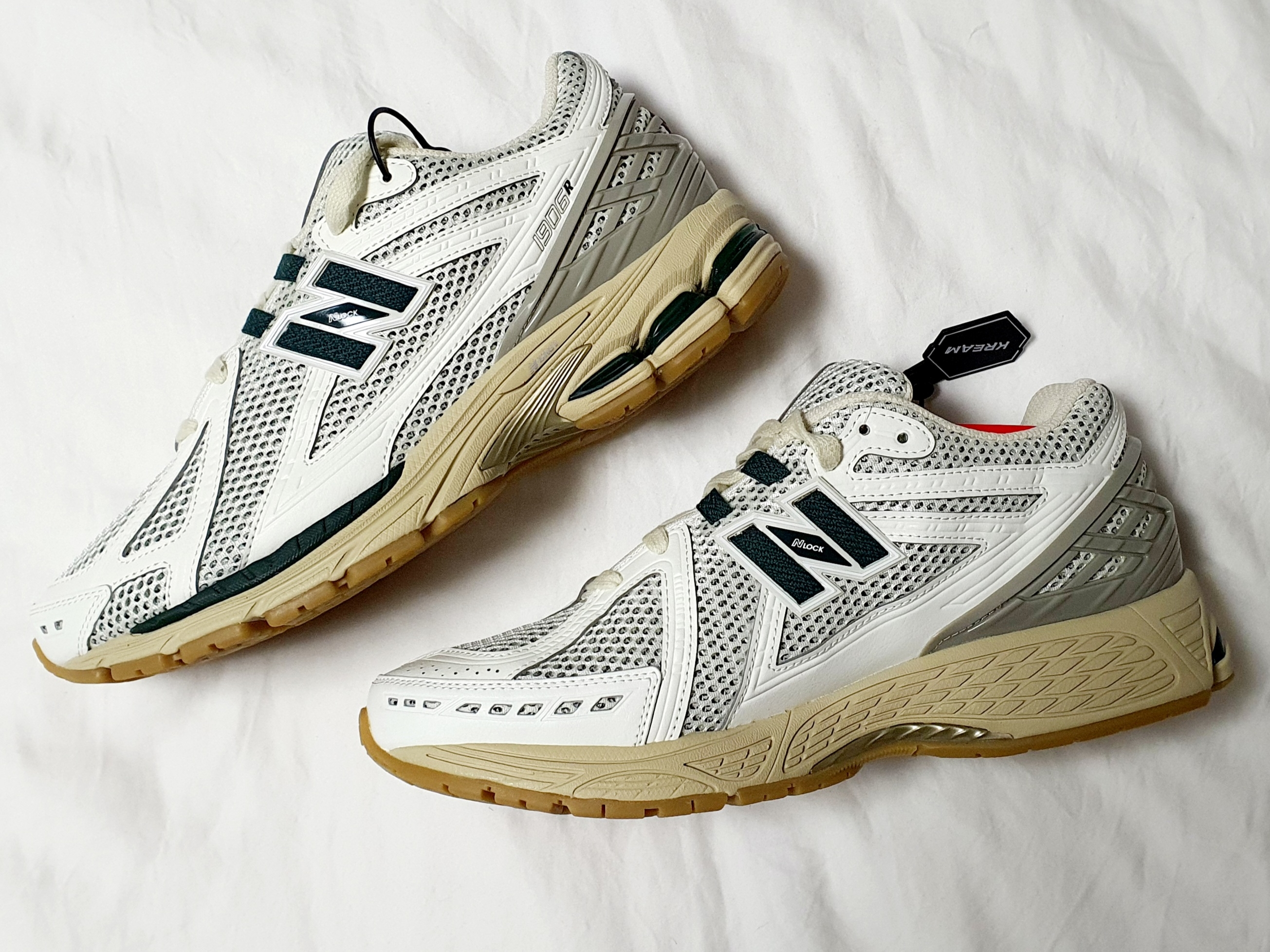 New Balance 1906R Silver Green 착용 스타일 - 5