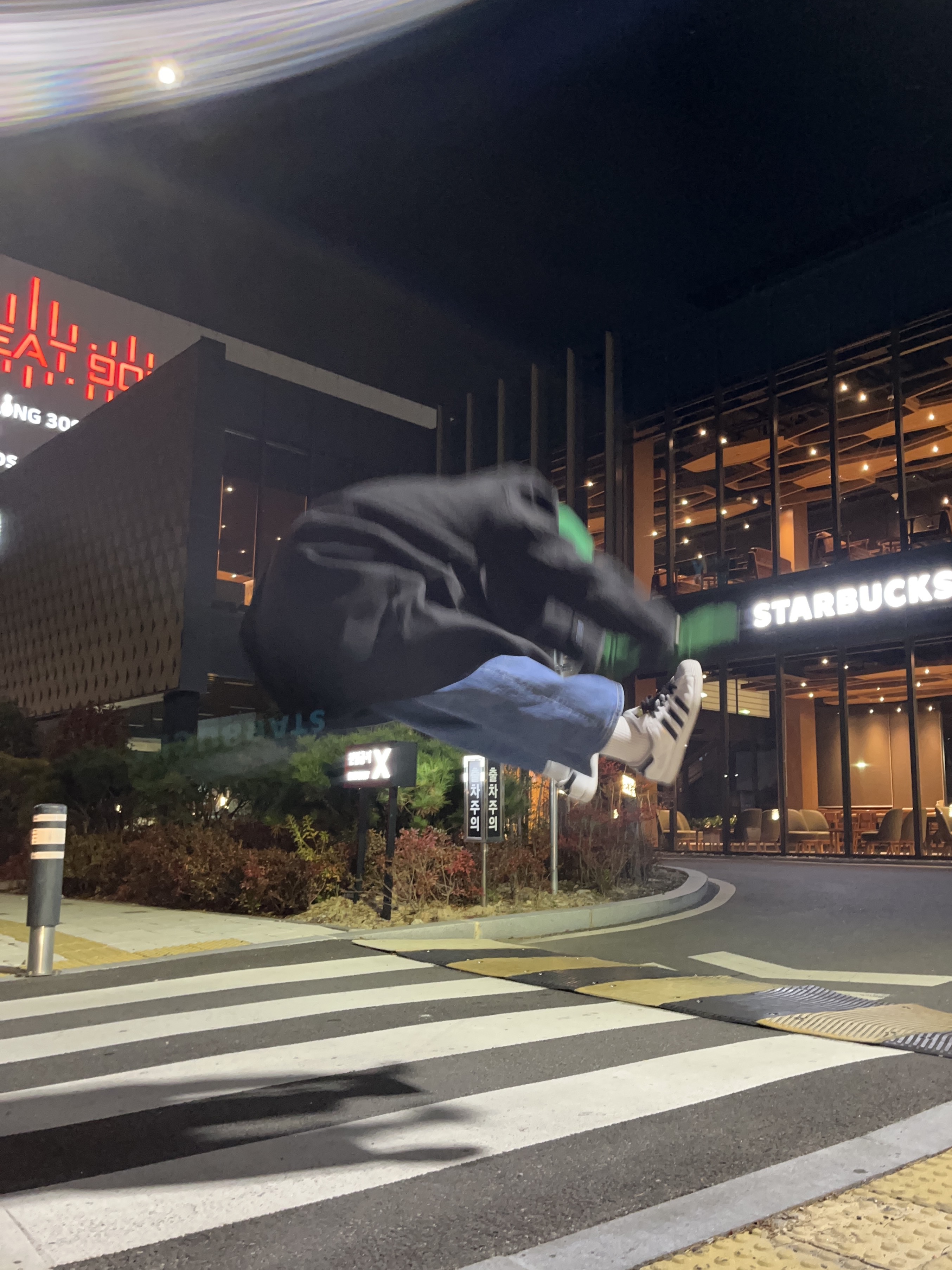 Adidas Superstar White Black, Zara x Ader Error Oversized Wool Coat Black 착용 스타일 - 3