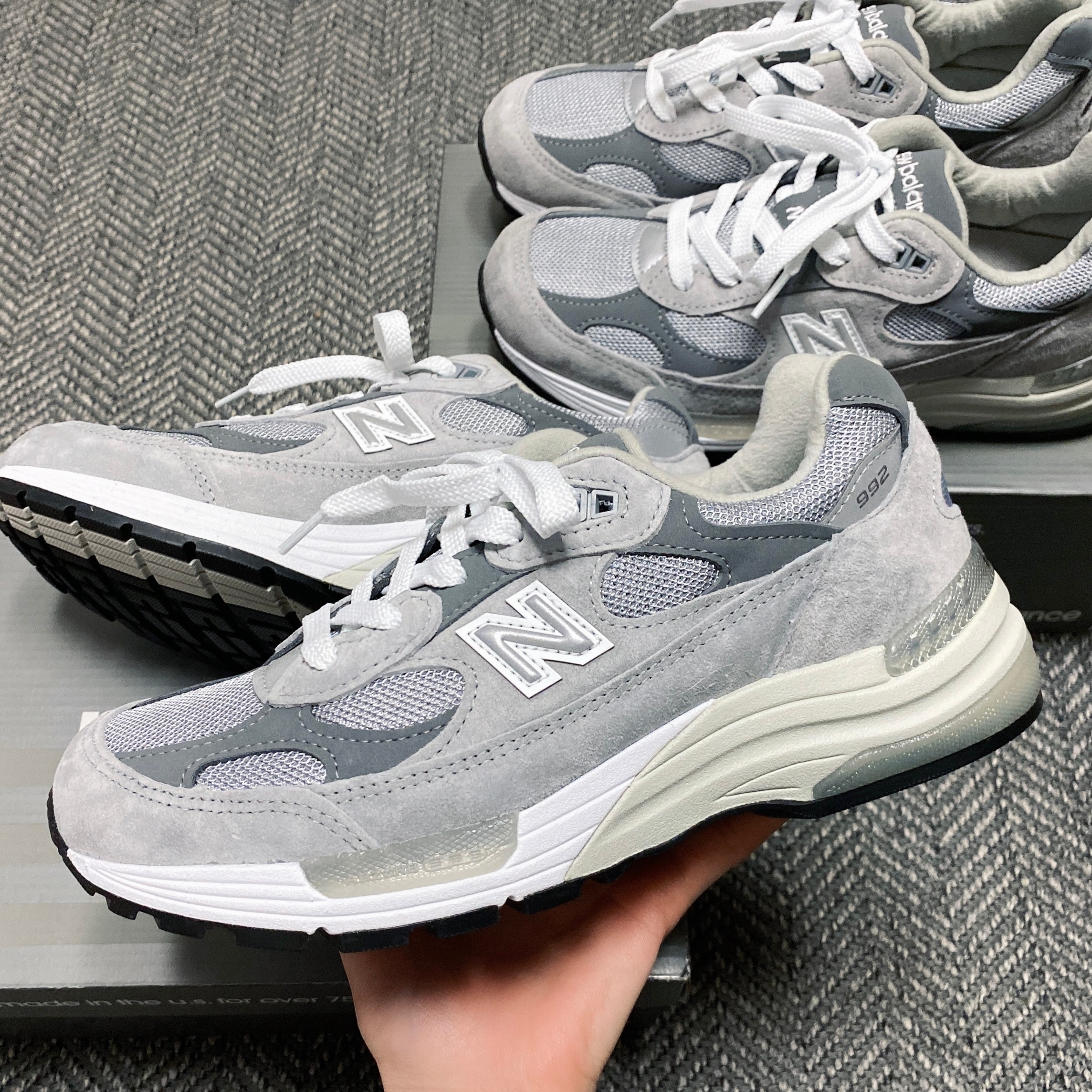 New Balance 992 Made in USA Grey - D Standard 착용 스타일