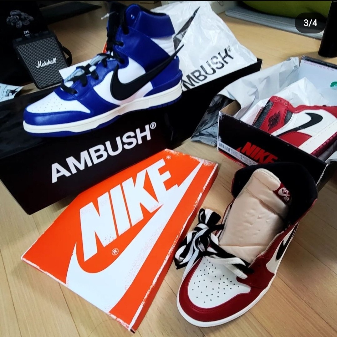 Jordan 1 Retro High OG Chicago 2022, Nike x Ambush Dunk High Deep Royal Blue 착용 스타일 - 1