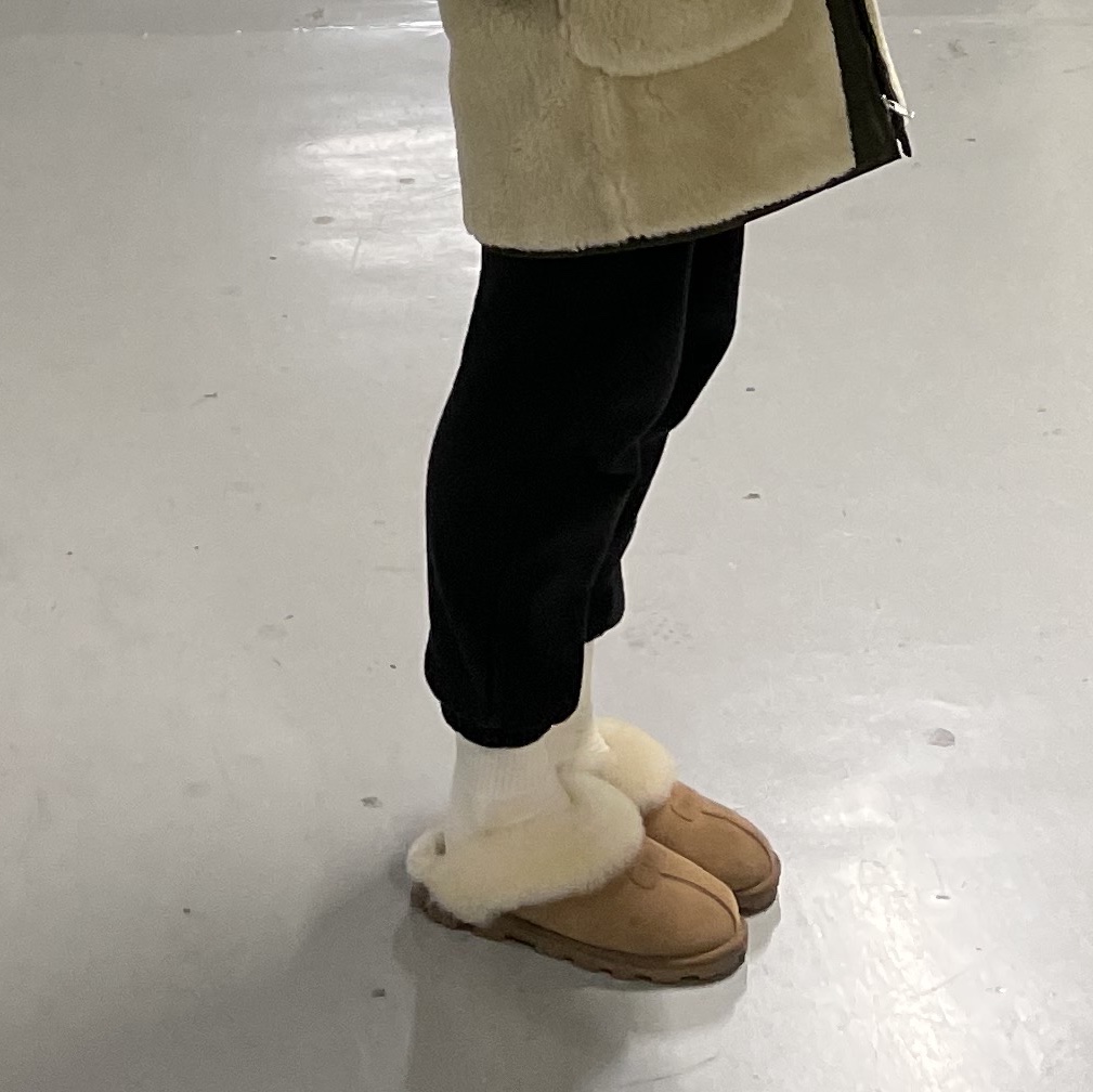 (W) UGG Disquette Slipper Chestnut 착용 스타일