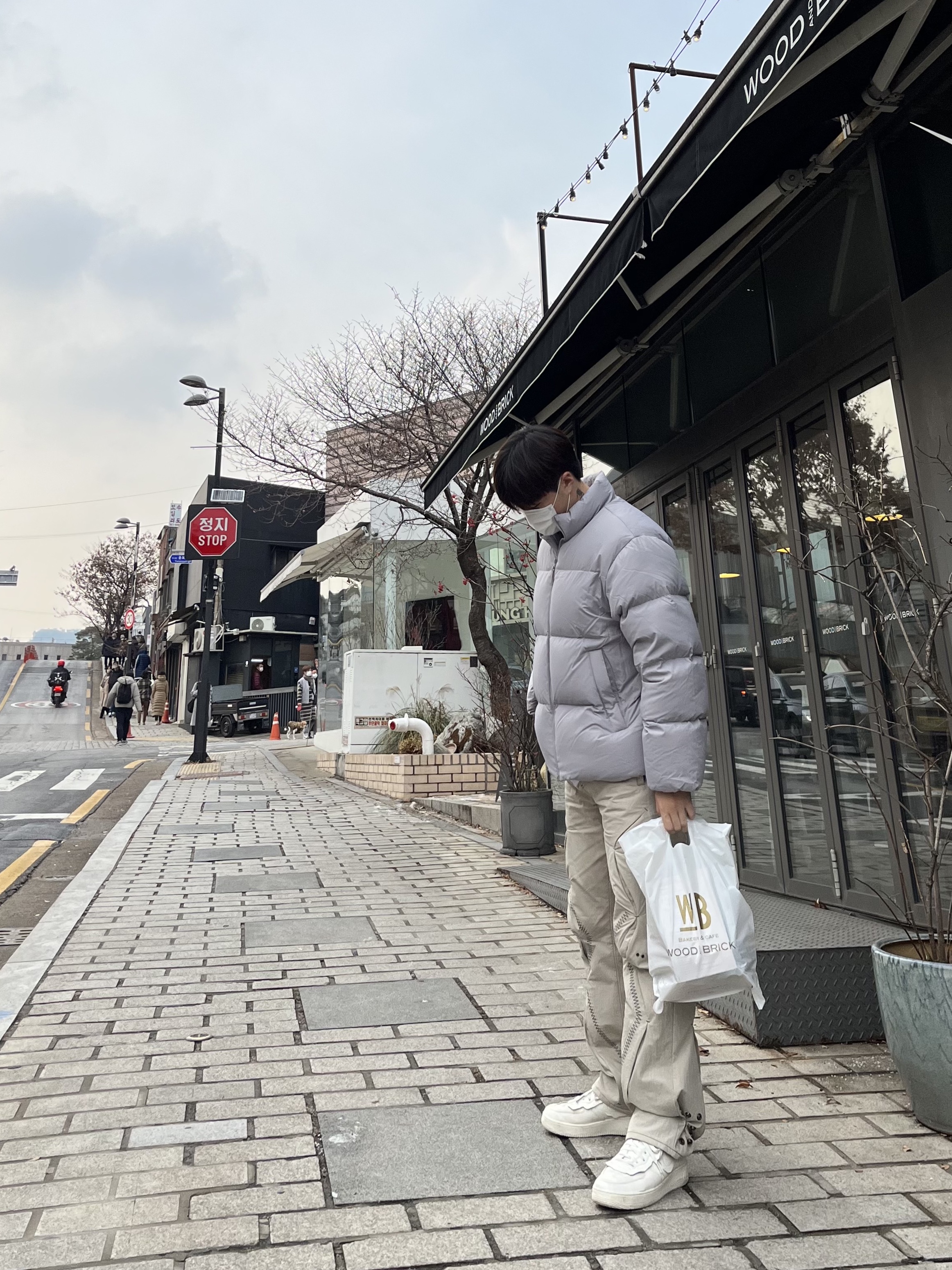 Nike x Comme des Garcons Homme Plus Air Force Mid White 착용 스타일